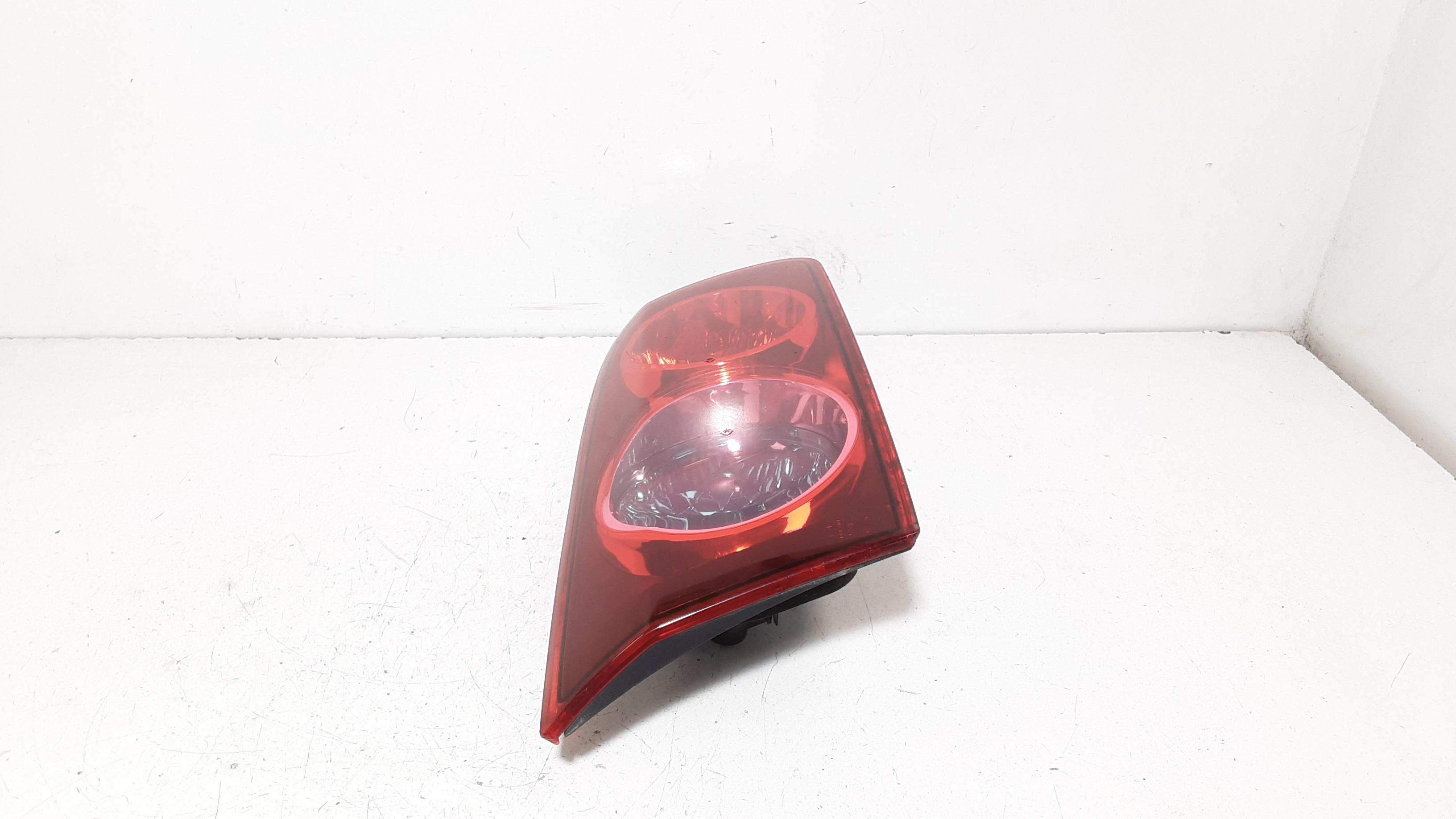 fanale stop supplementare sinistro - Immagine 1 di 5