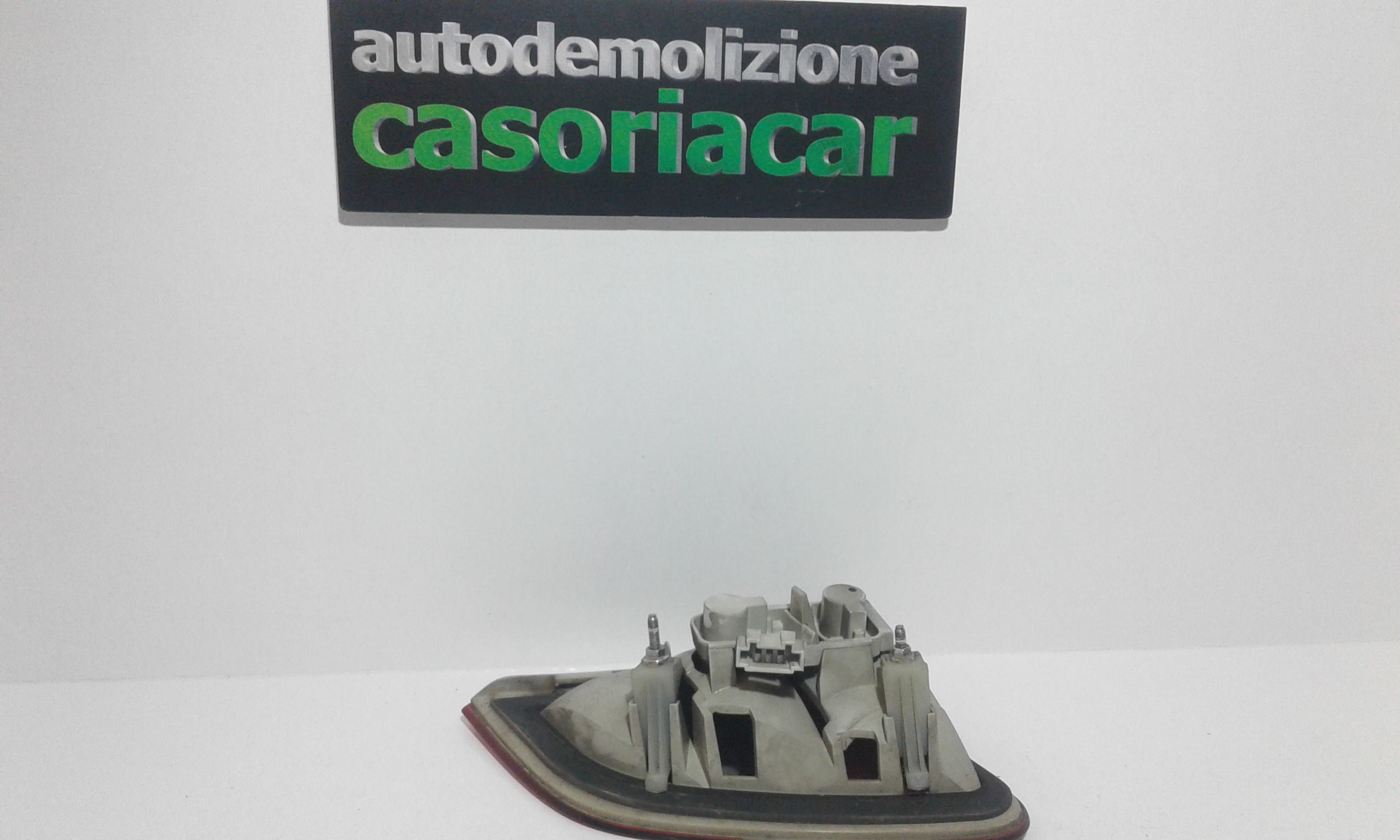 fanale stop supplementare sinistro - Immagine 1 di 3