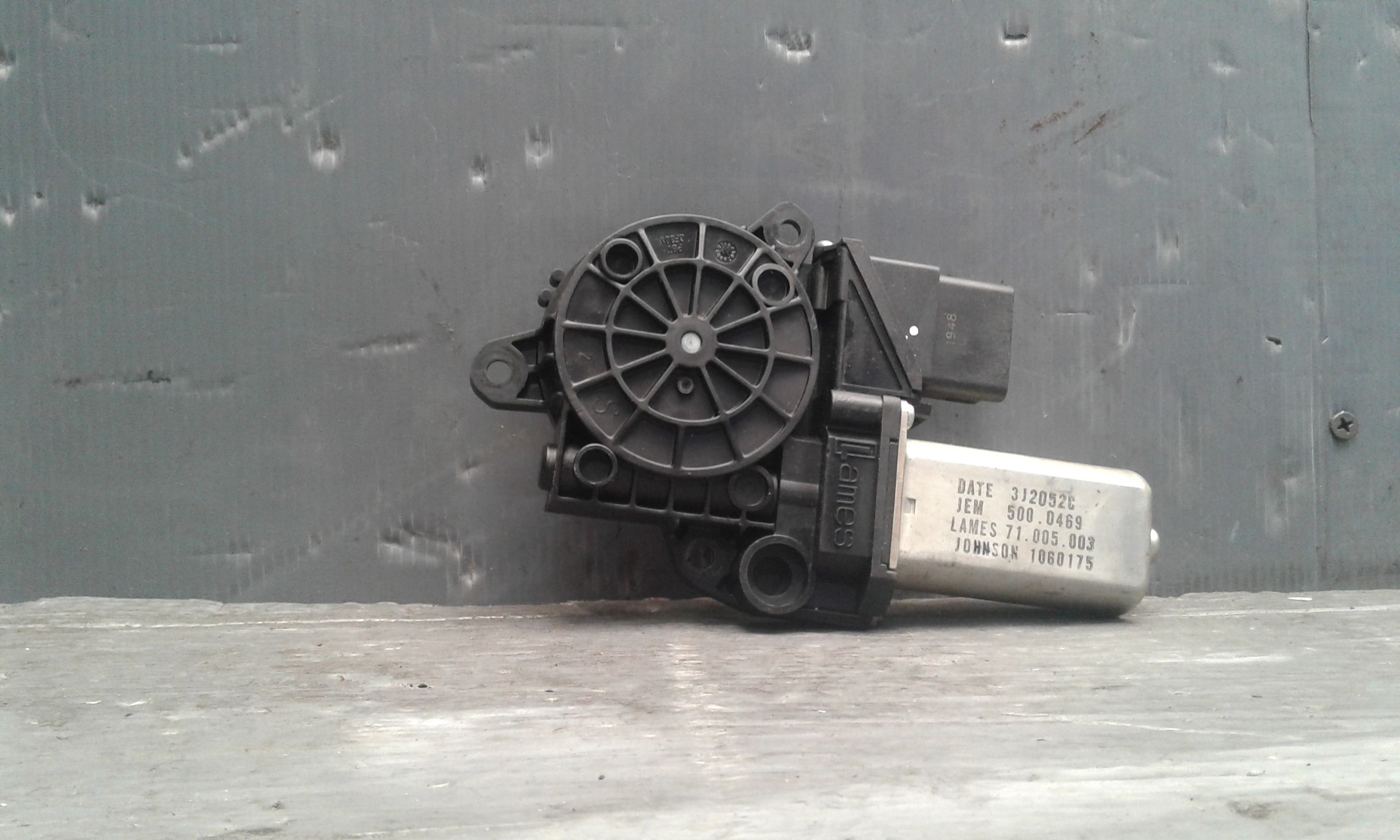 Motorino alzacristallo porta post. Sinistro - Immagine 1 di 3