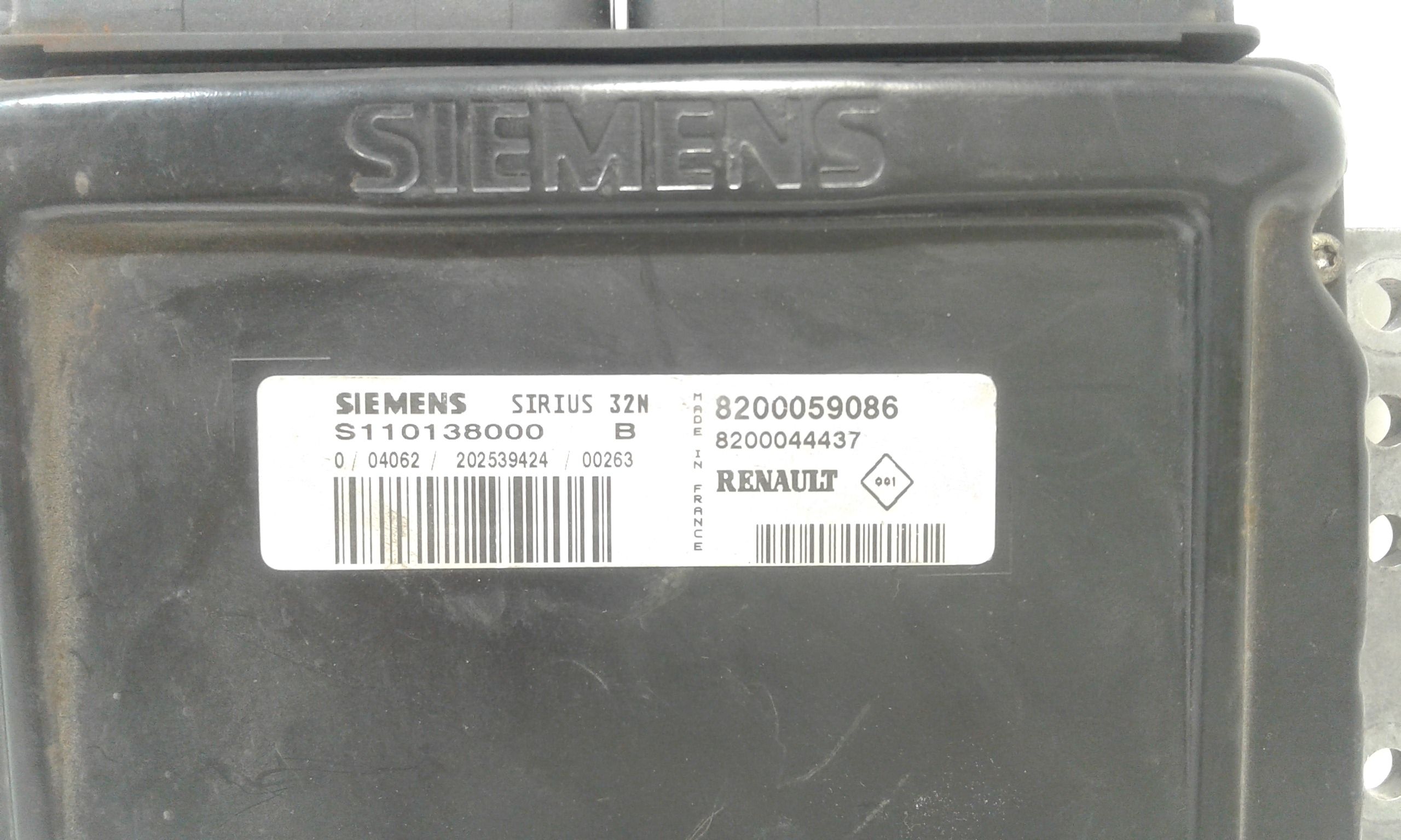 Centralina Iniezione (Siemens Renault) S110138000 Usato