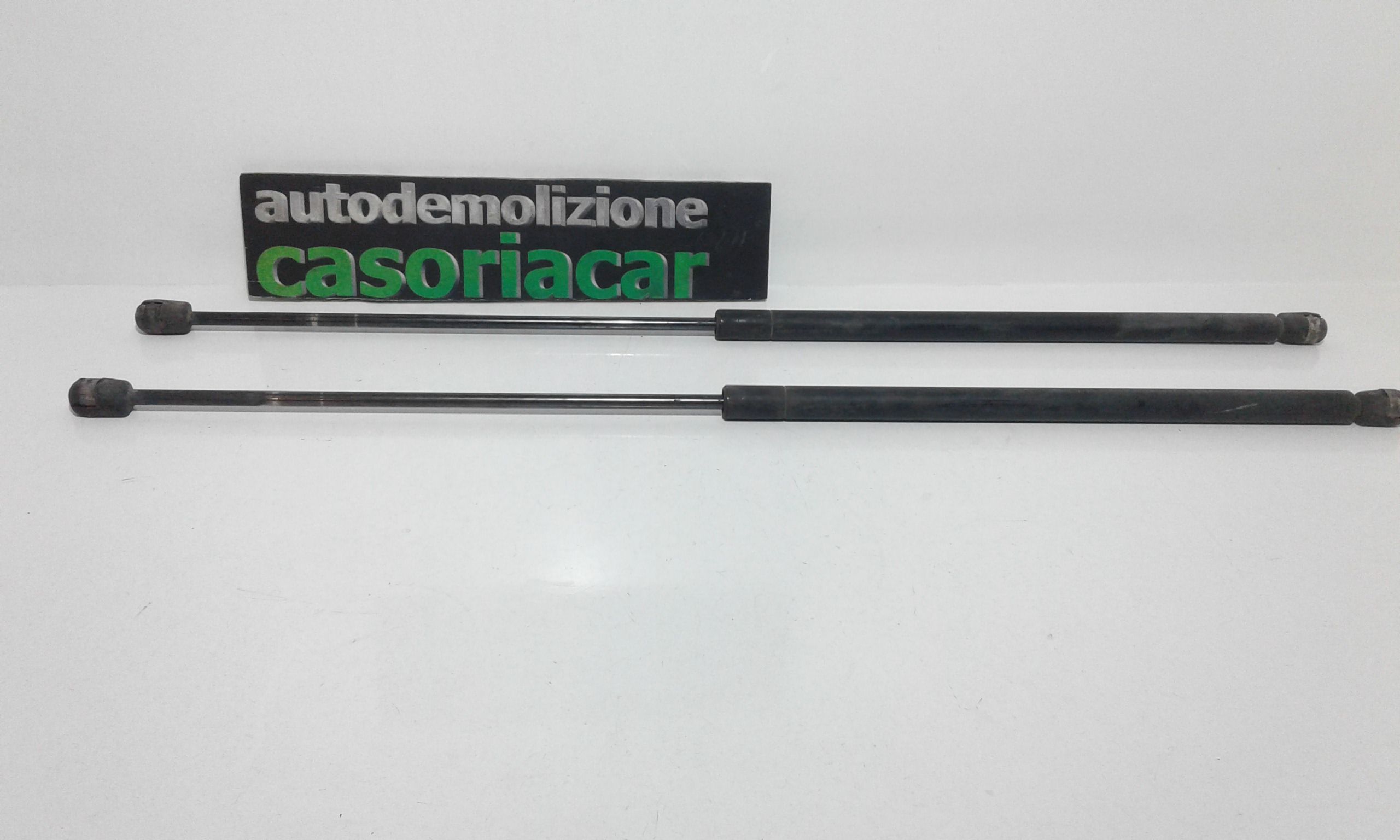 Asta ammortizzante cofano ant. - Immagine 1 di 3