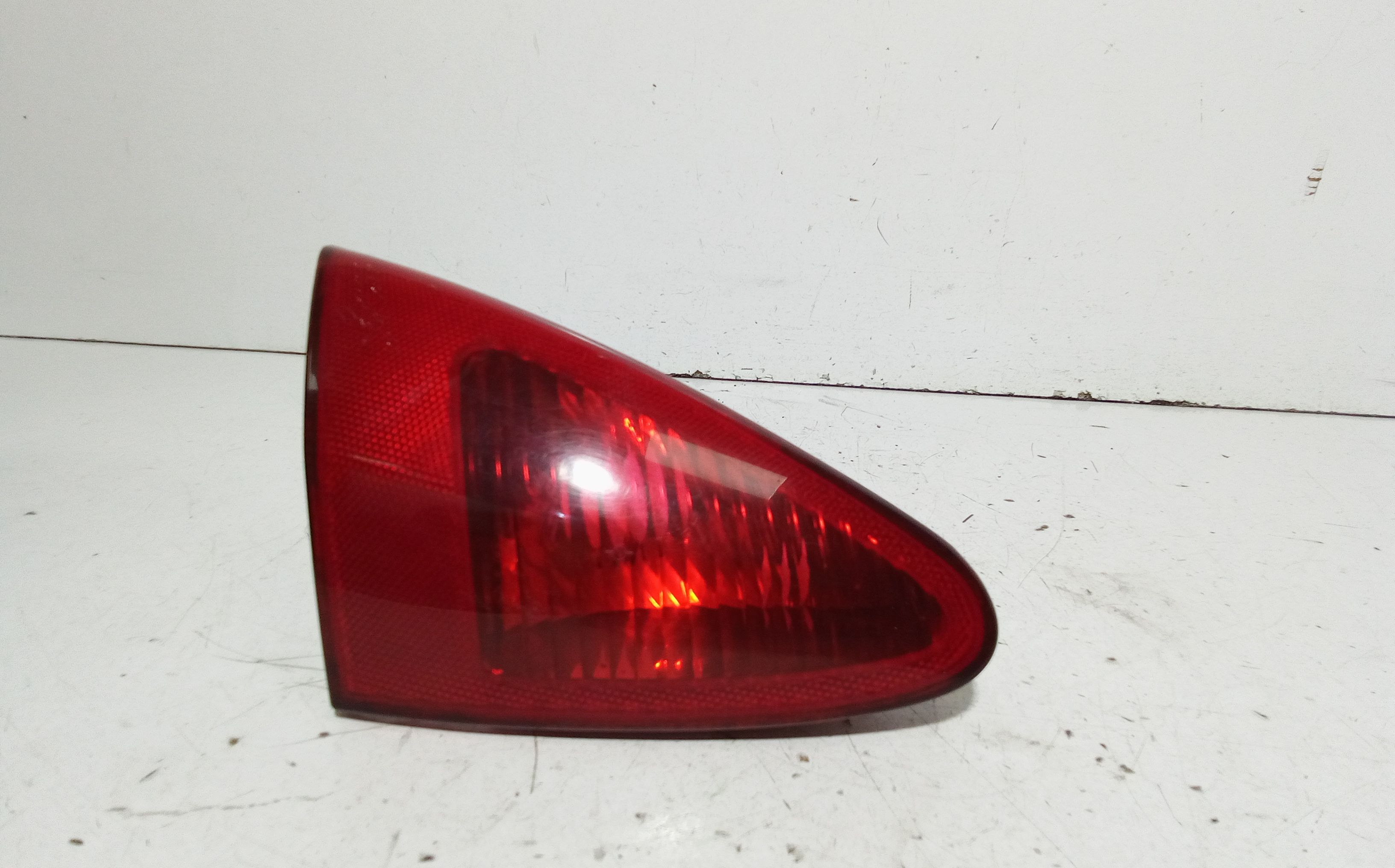 fanale stop supplementare sinistro - Immagine 1 di 5
