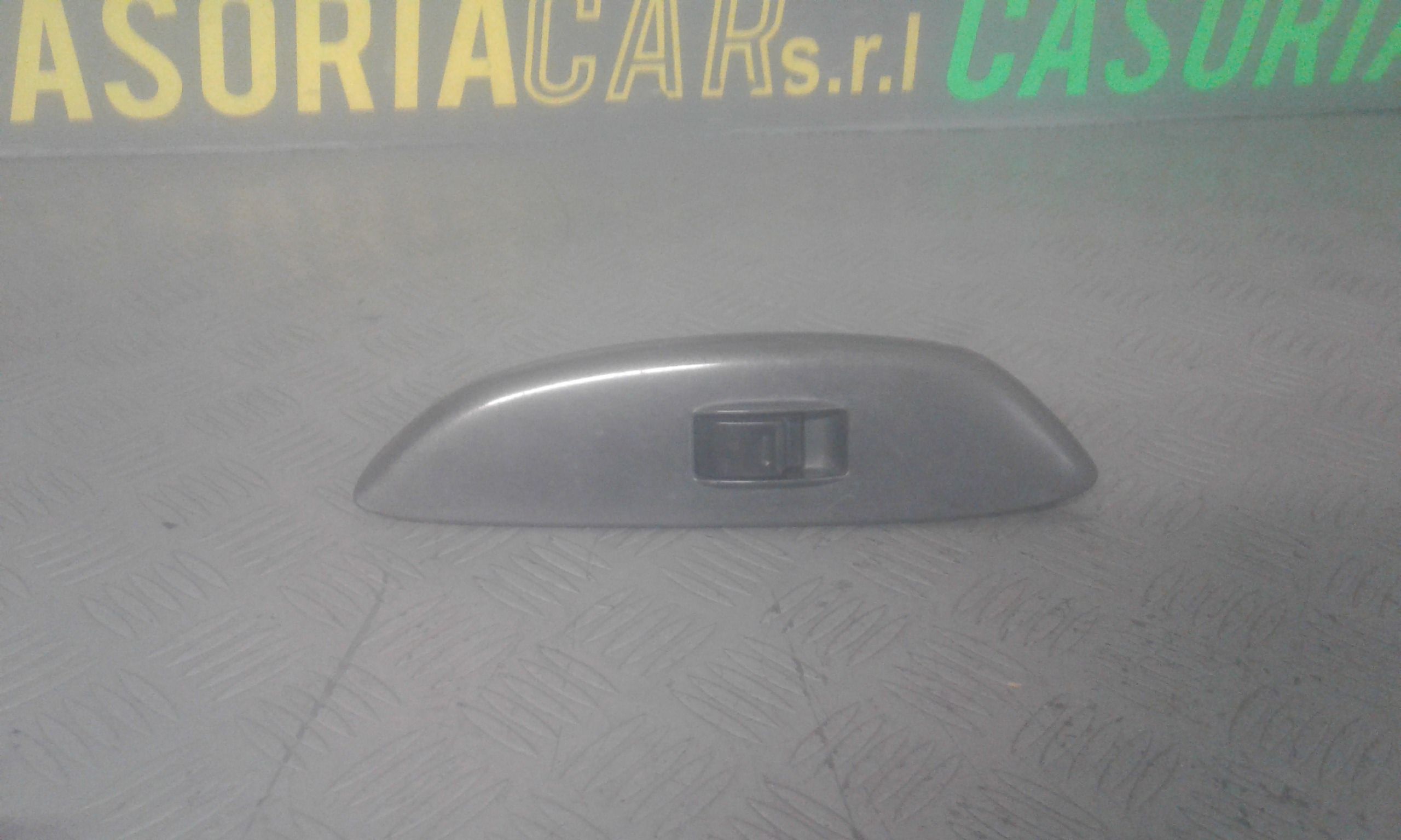 Interruttore alzacristalli porta ant. Destro - Immagine 1 di 3