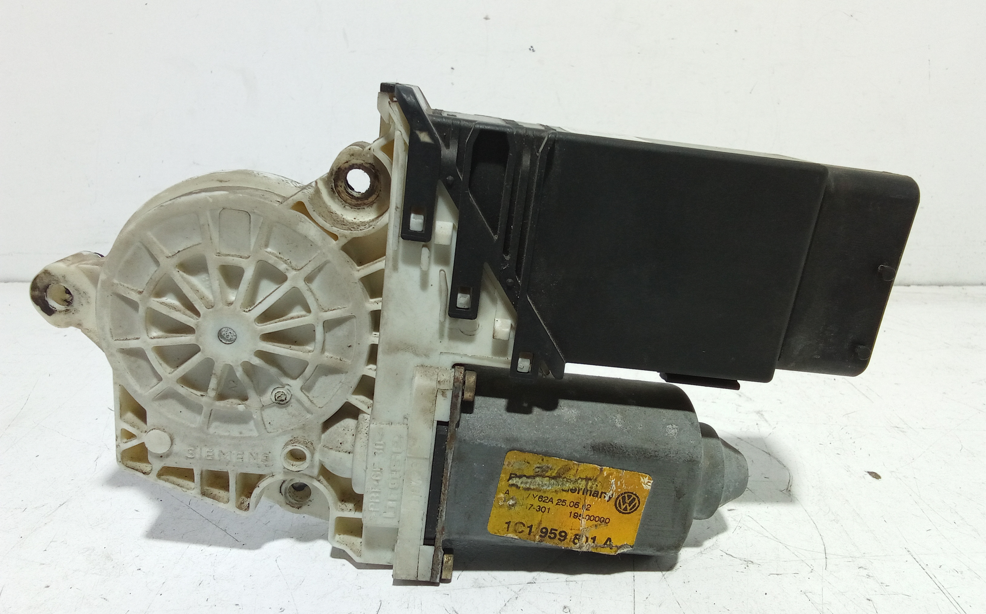 Motorino alzacristallo porta ant. Sinistro - Immagine 1 di 5