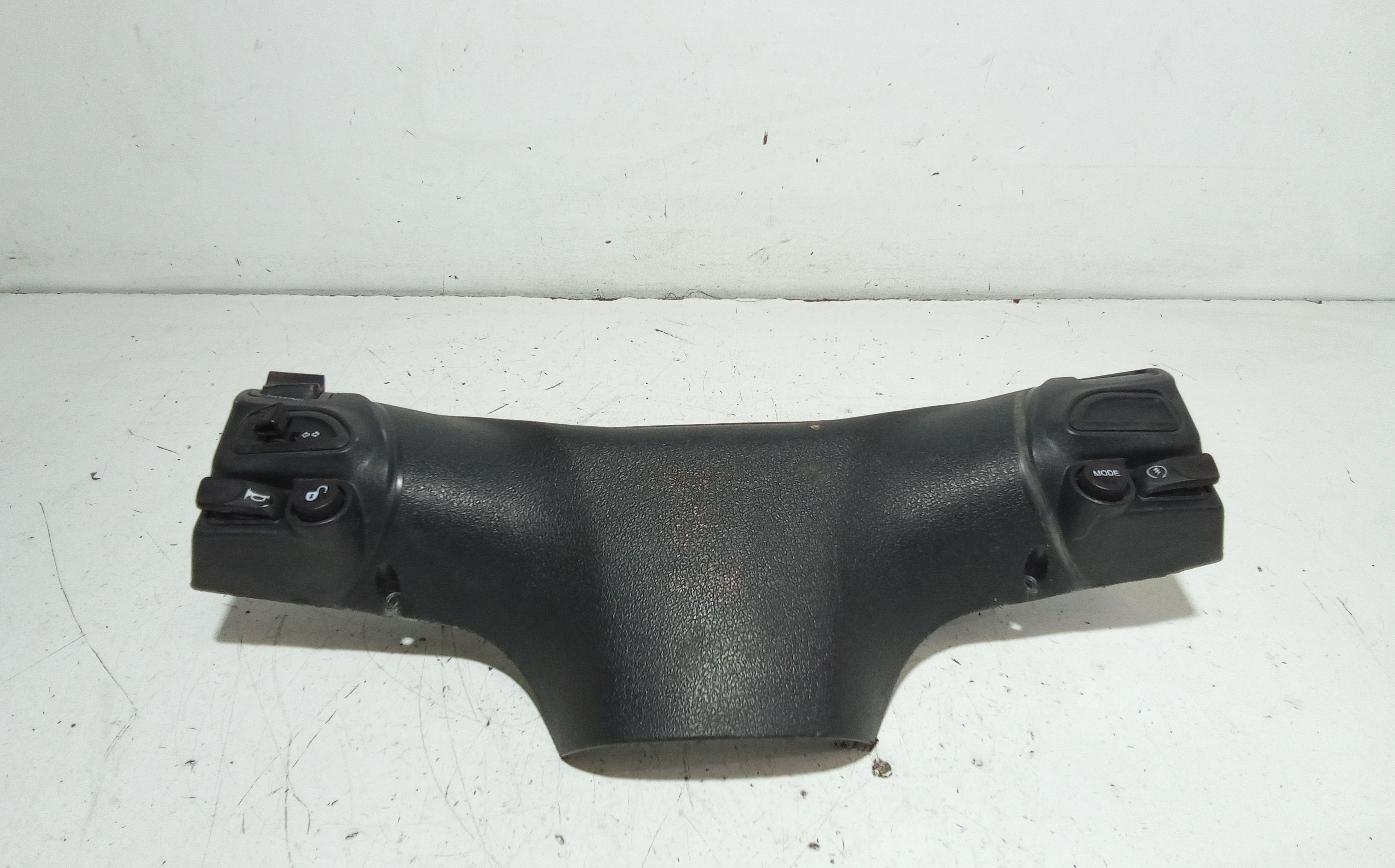 Cornice portastrumenti - Immagine 1 di 4