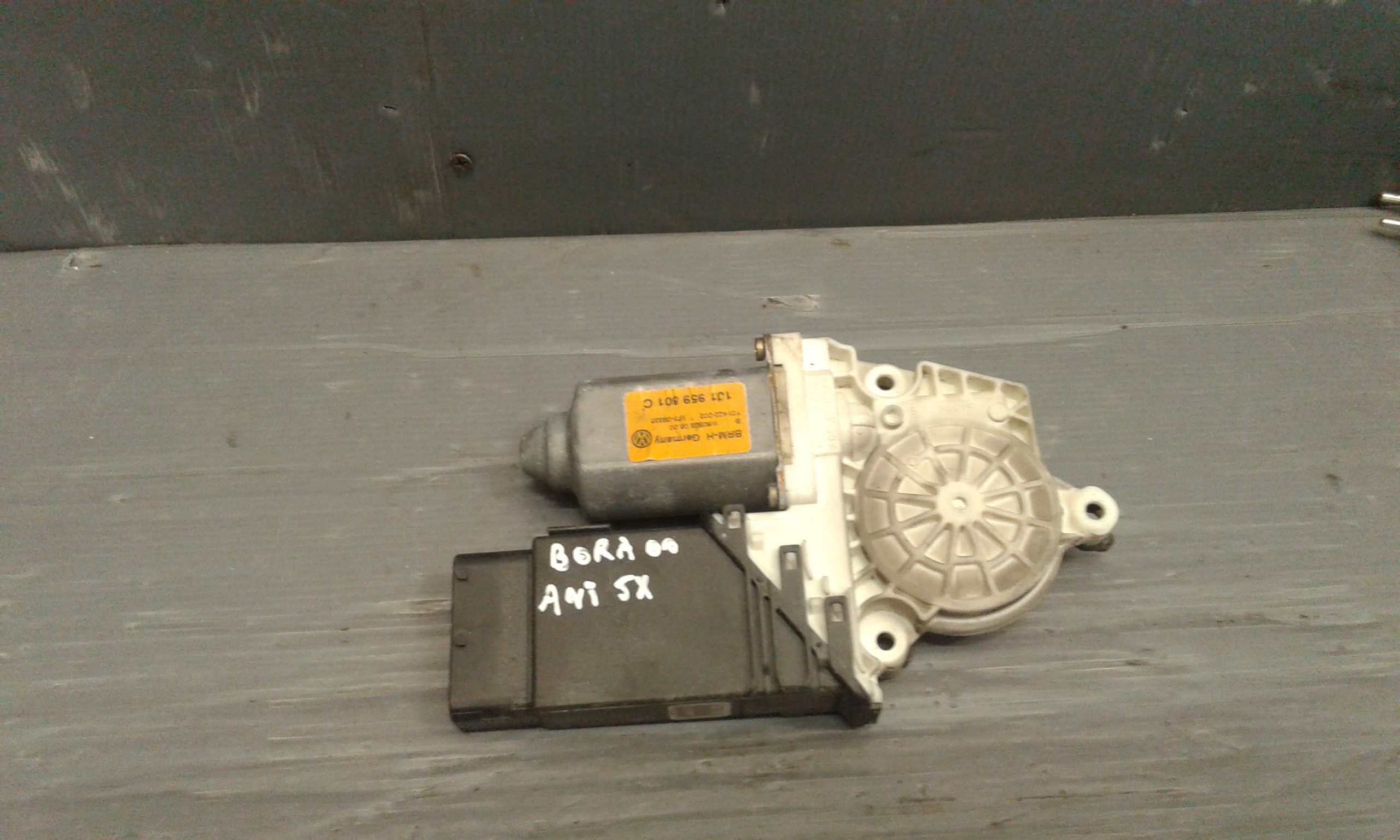 Motorino alzacristallo porta ant. Sinistro - Immagine 1 di 3