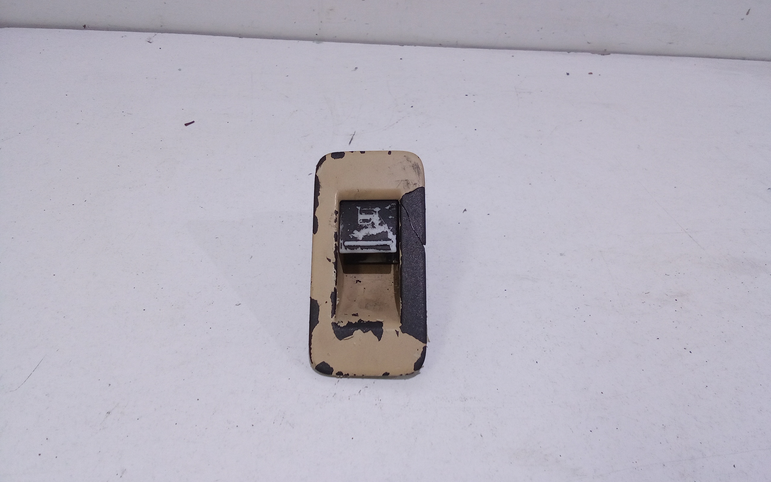 Interruttore alzacristalli porta ant. Destro - Immagine 1 di 4