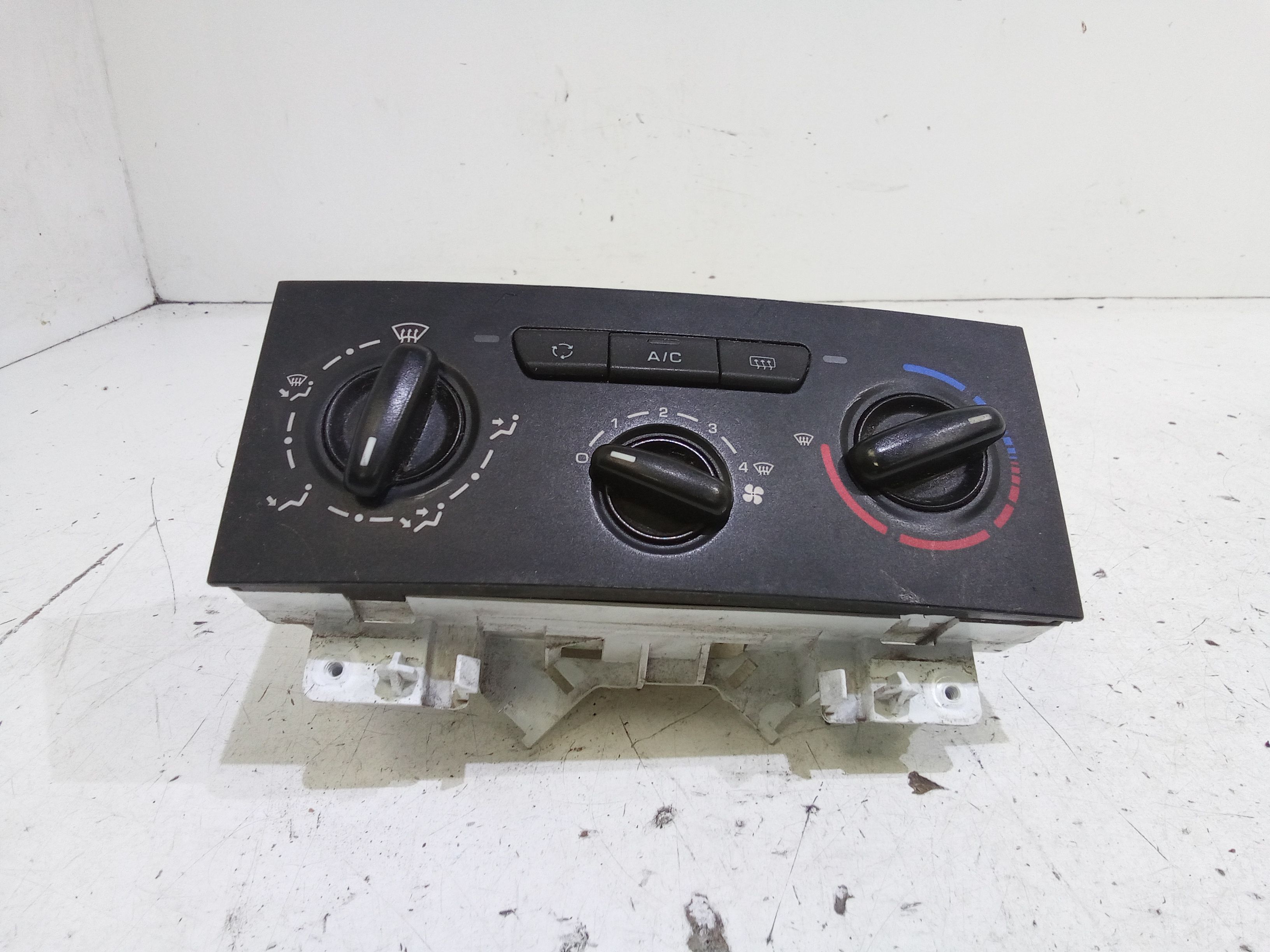 Quadro portastrumenti - Immagine 1 di 4