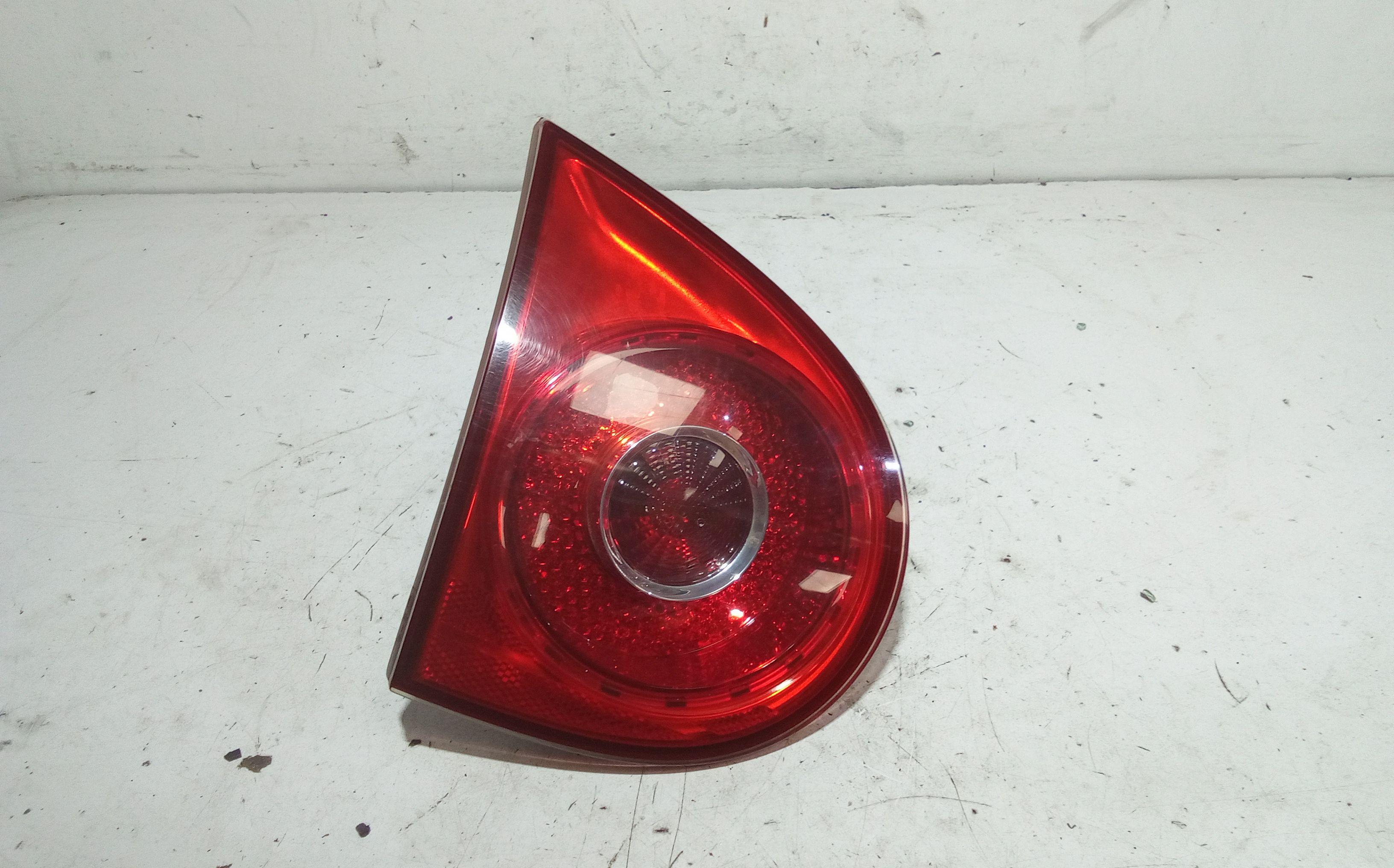 fanale stop supplementare sinistro - Immagine 1 di 4