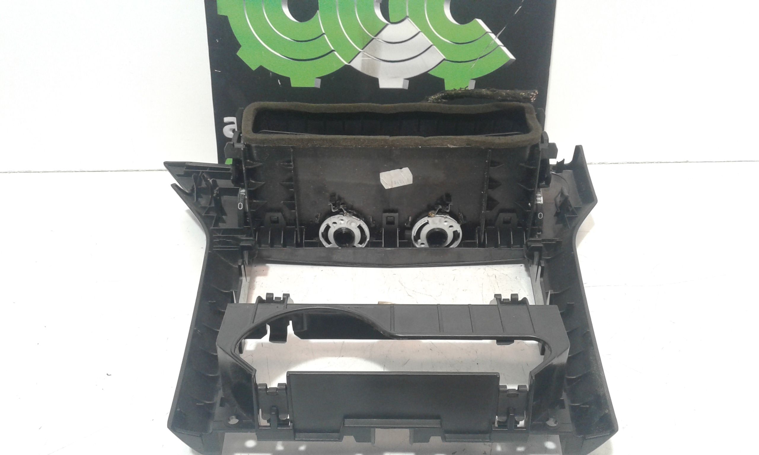 Rivestimento centr. Cruscotto, Mascherina portastrumenti centr. Cruscotto - Immagine 1 di 4