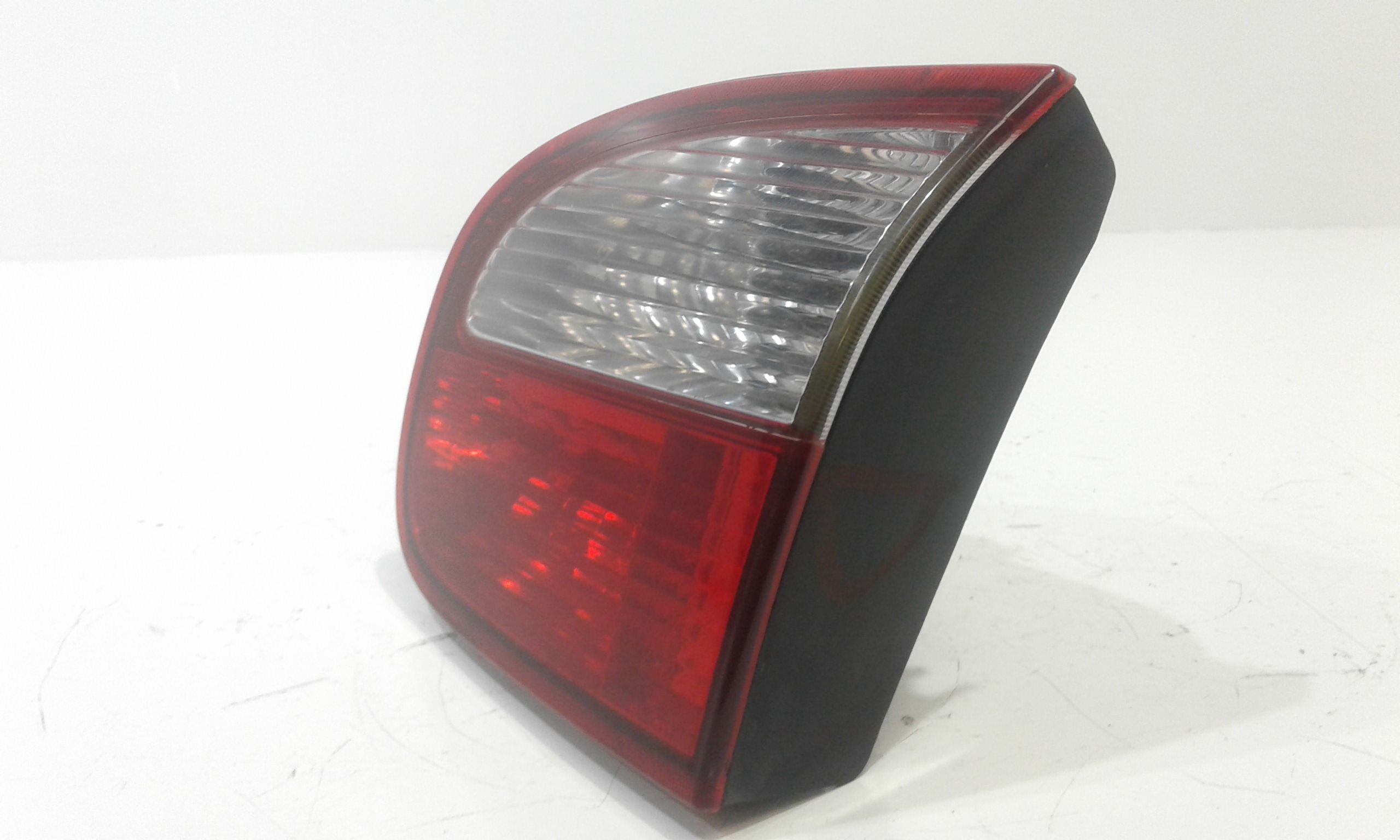 fanale stop supplementare destro - Immagine 1 di 6