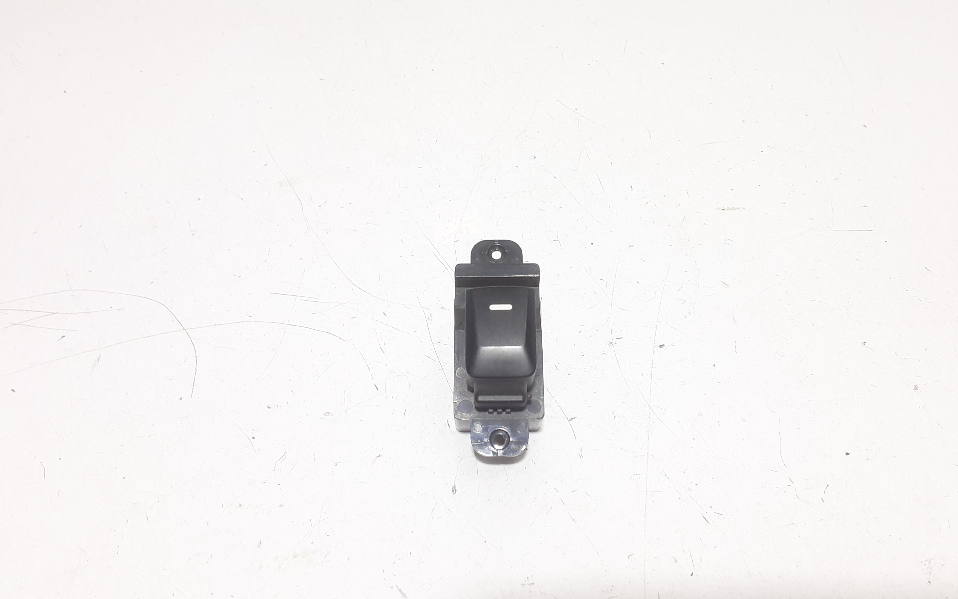 Interruttore alzacristalli porta post. Destro - Immagine 1 di 5