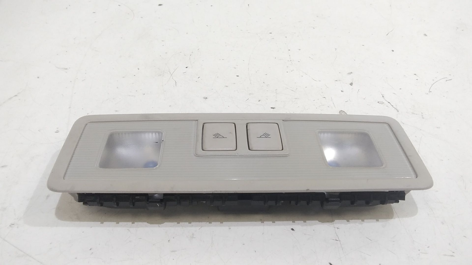 luce cortesia centr. tetto - Immagine 1 di 4