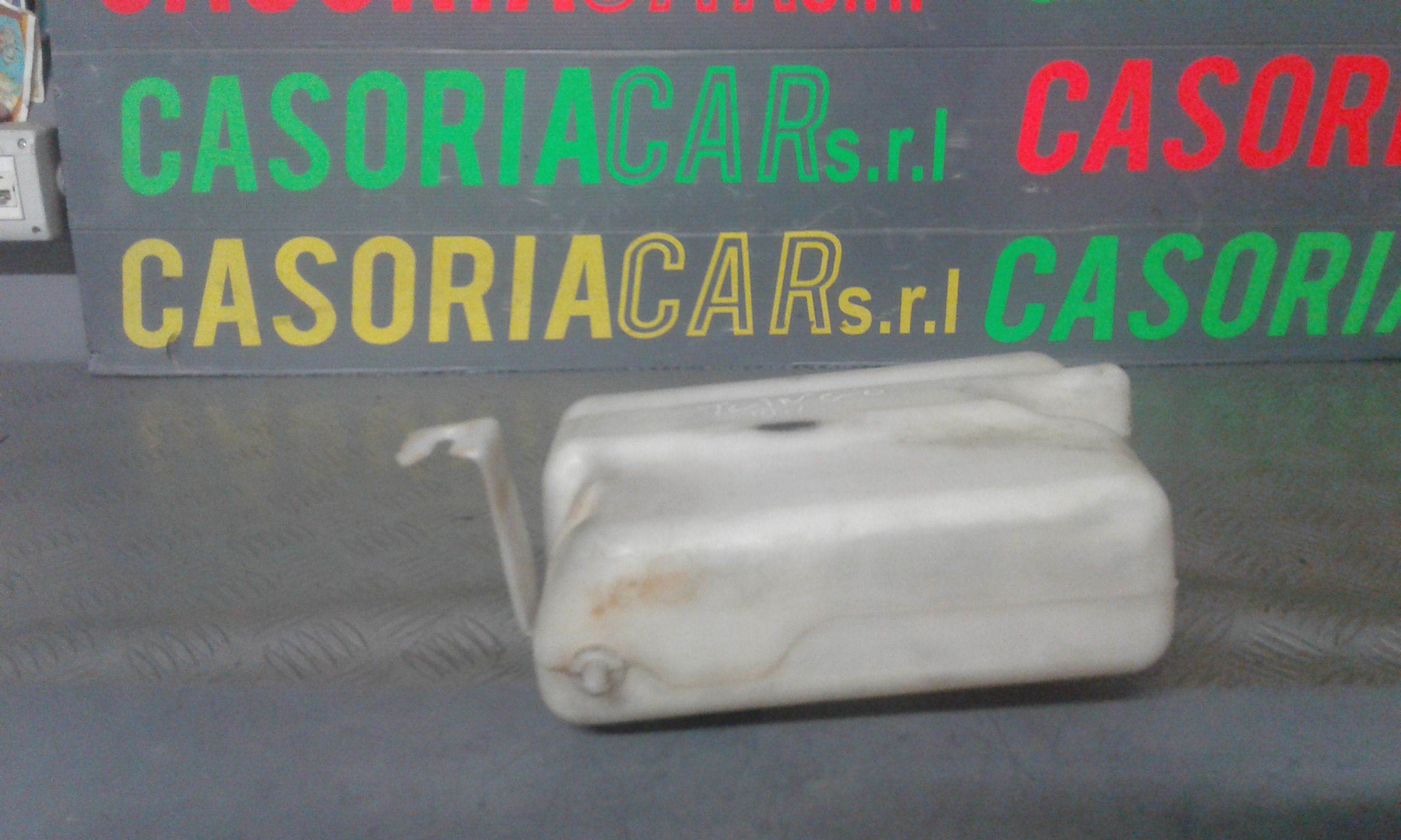 Serbatoio tergiparabrezza compl. - Immagine 1 di 3