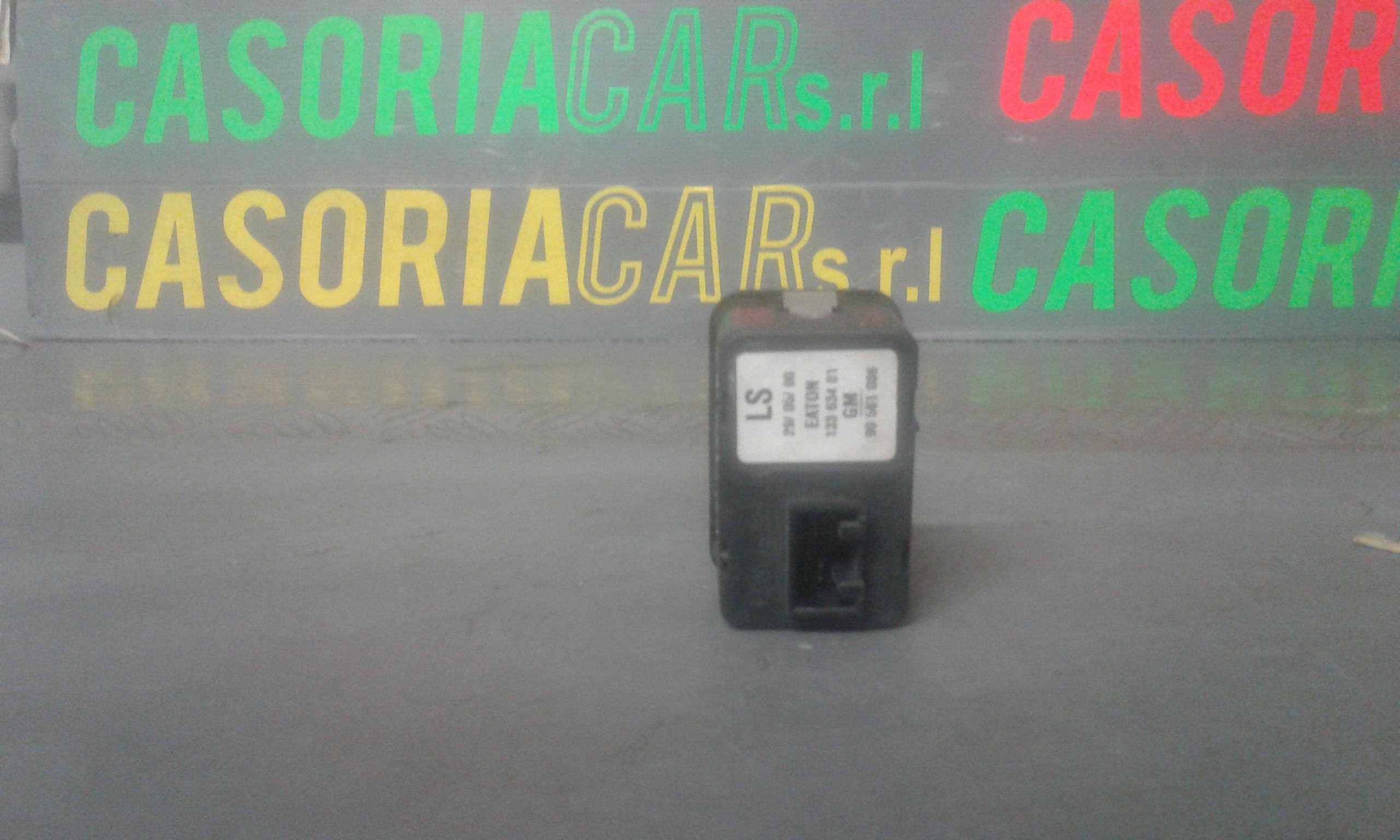 Interruttore alzacristalli porta ant. Sinistro - Immagine 1 di 3