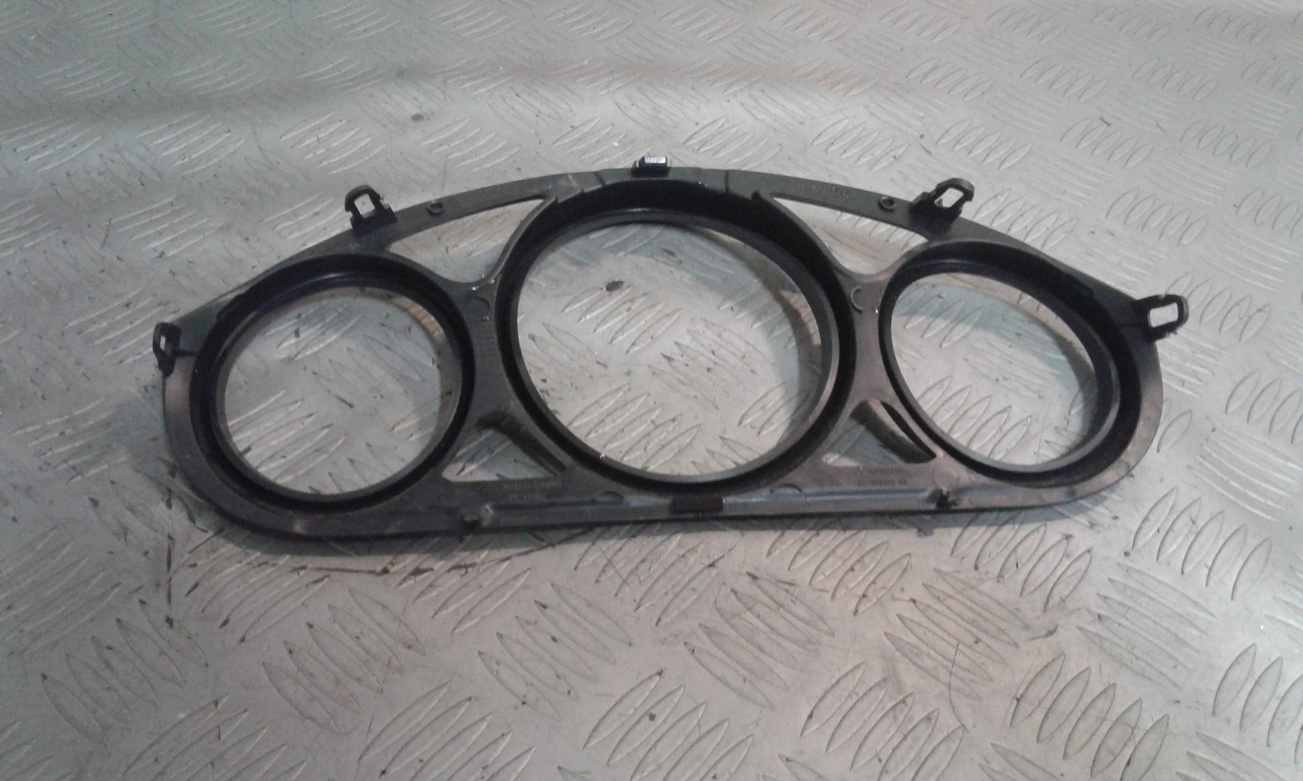 Cornice portastrumenti - Immagine 1 di 3