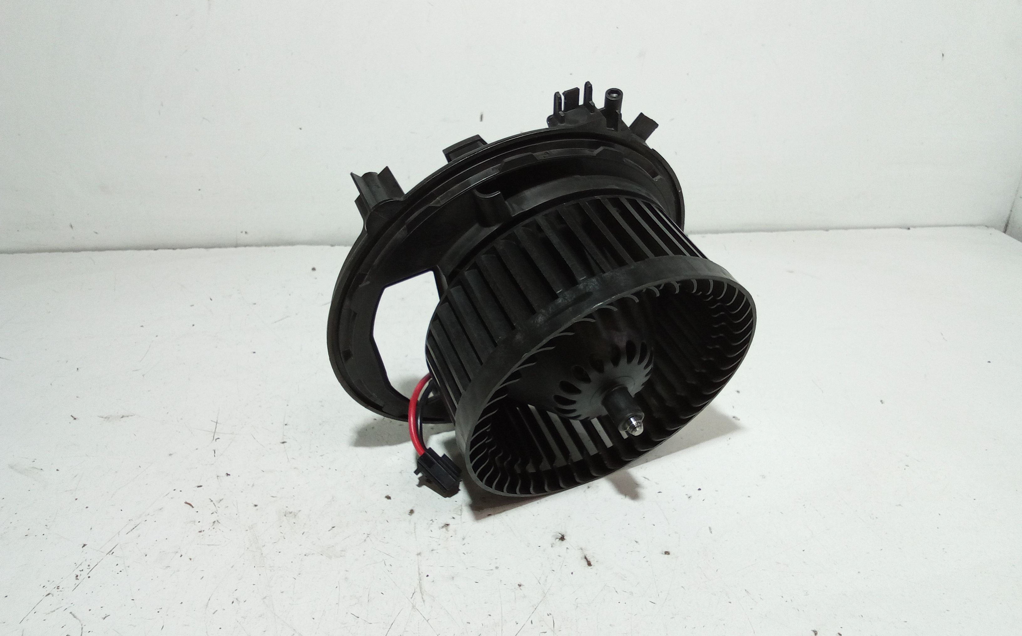 Motorino Ventilazione Abitacolo Volkswagen TIGUAN (AD1) (02/16>04/21<) 3Q1819021 3q1.819.021.c,3Q1819021D,5Q1819021E,5Q1819021G Usato