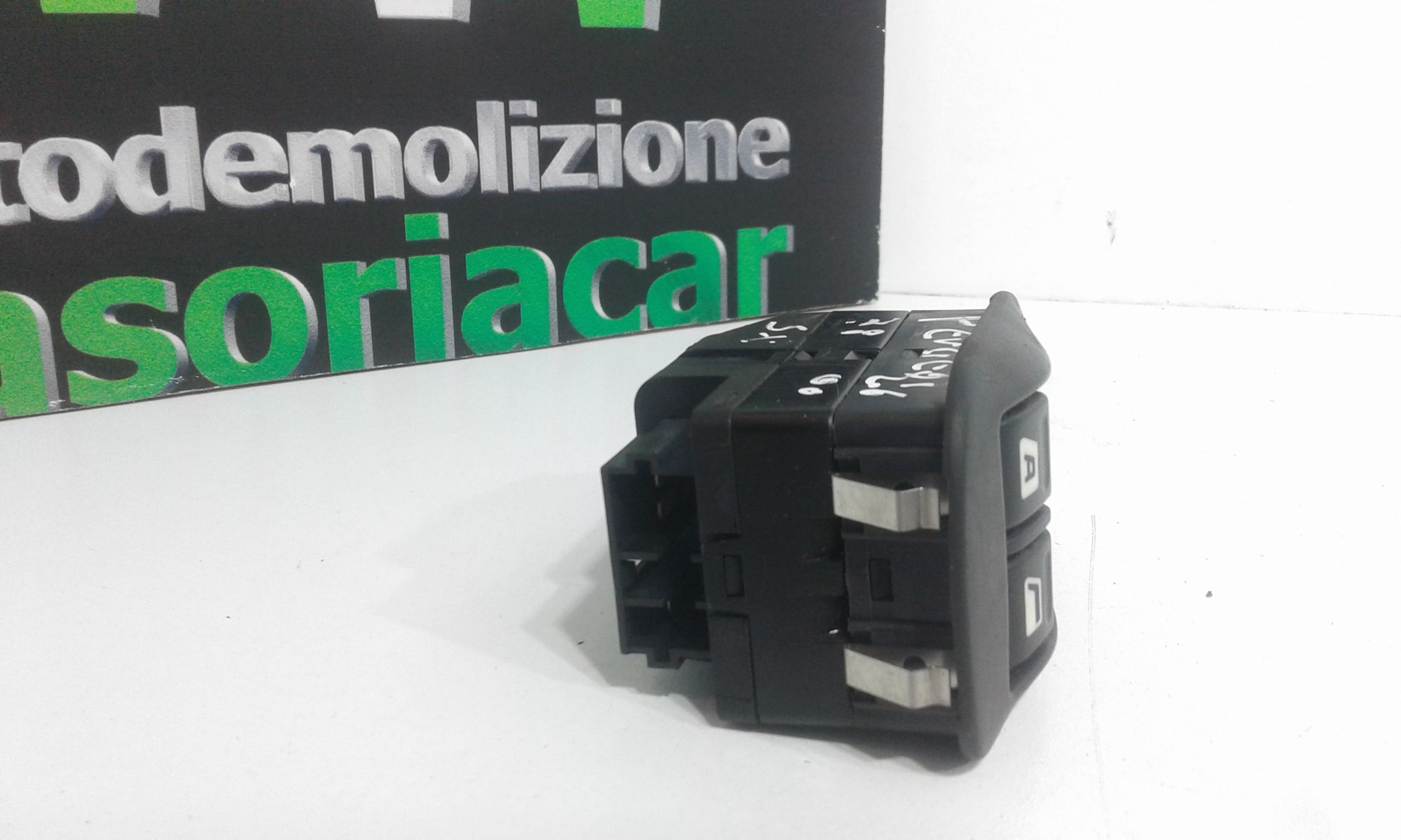 Interruttore alzacristalli porta ant. Sinistro - Immagine 1 di 4