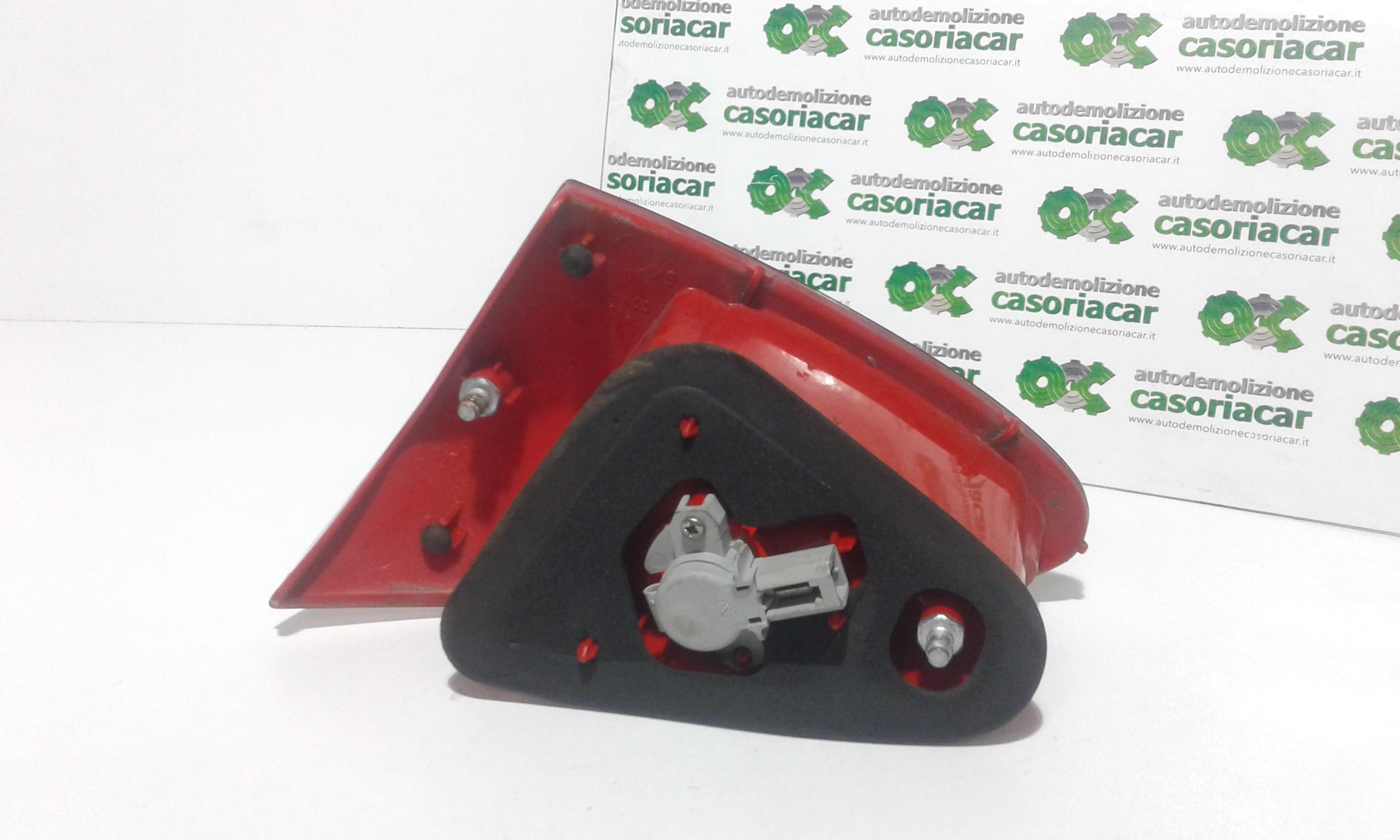fanale stop supplementare sinistro - Immagine 1 di 3