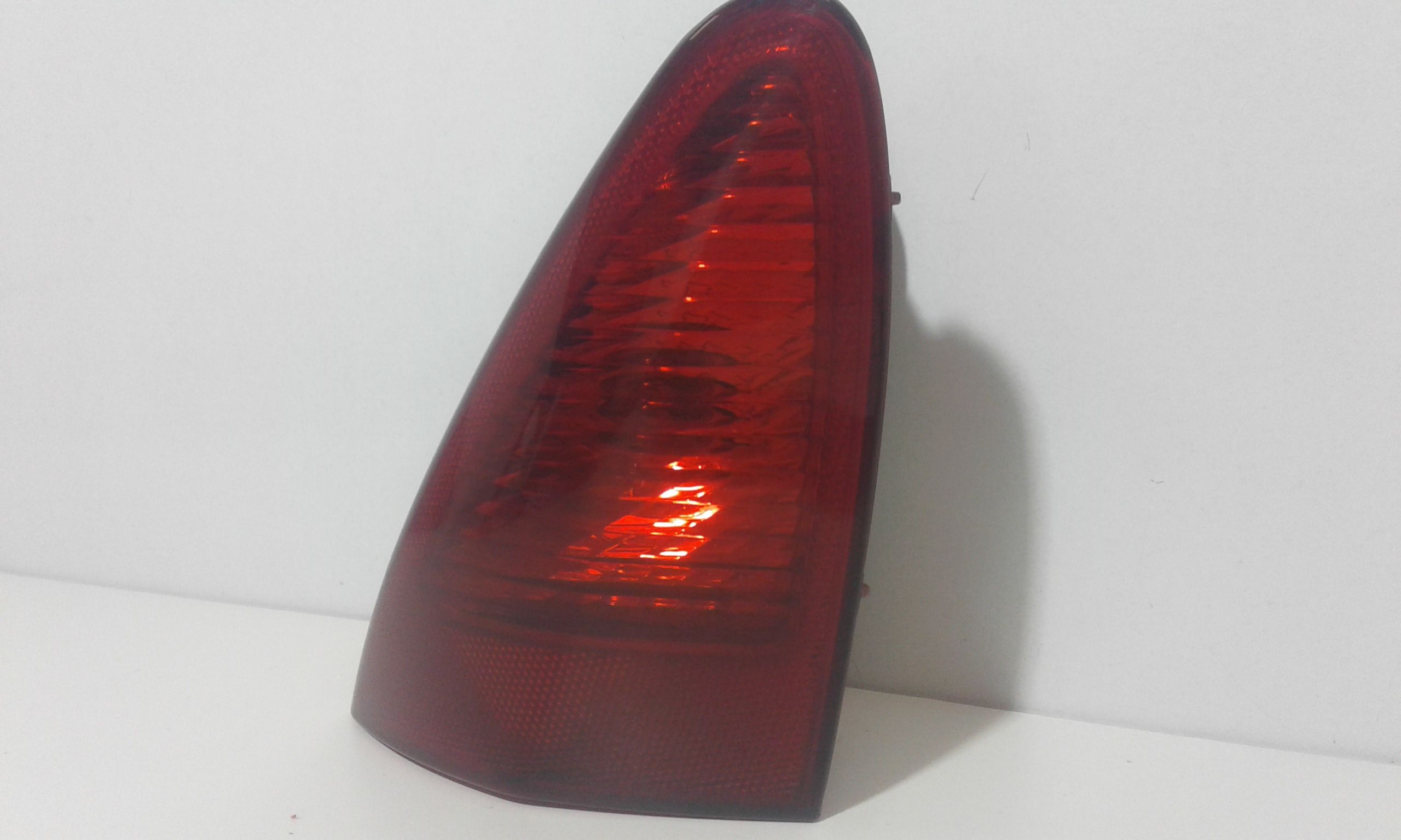 fanale stop supplementare sinistro - Immagine 1 di 6