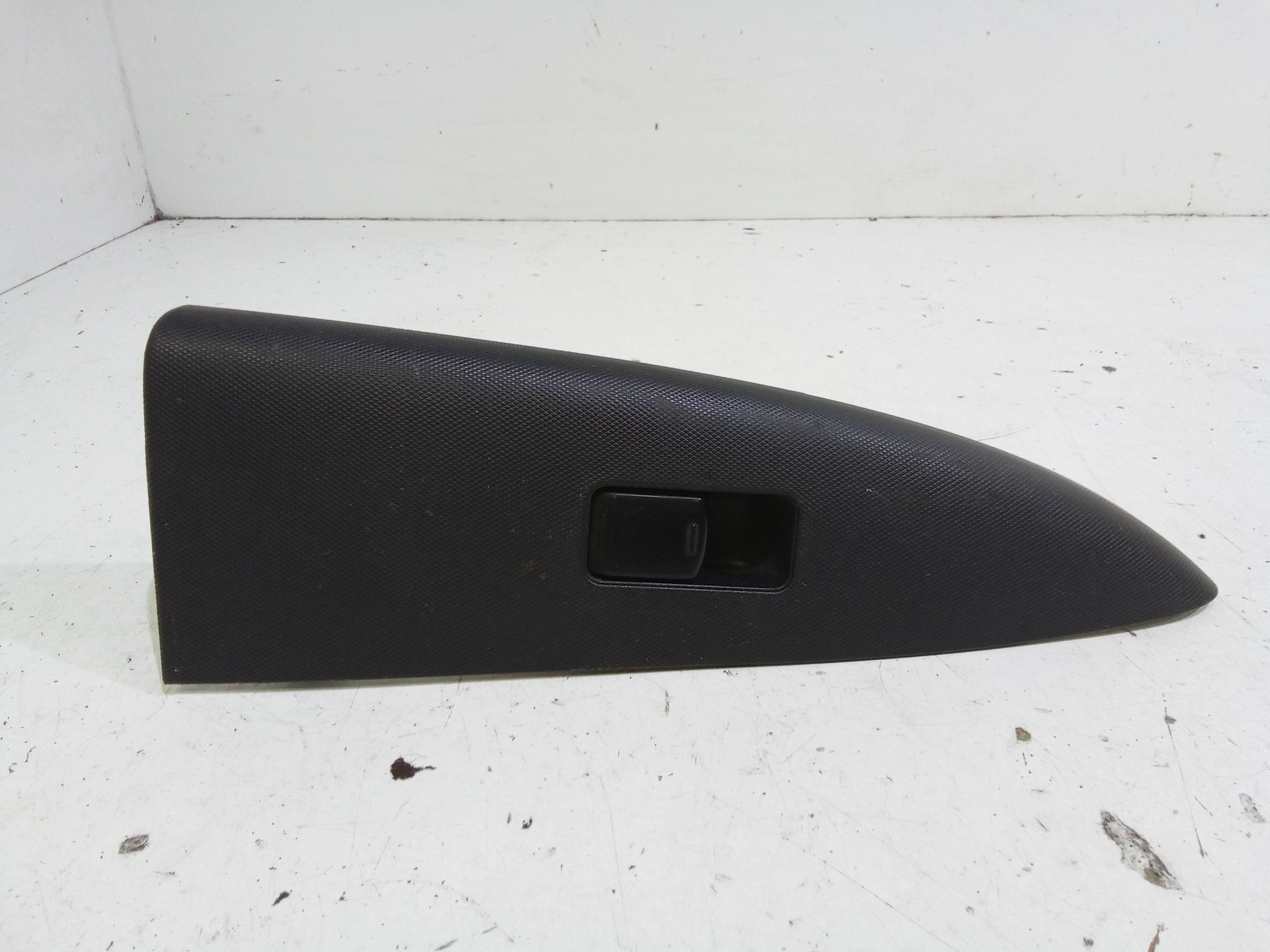 Interruttore Alzacristalli Porta Post. Destro 25411ED000 Usato