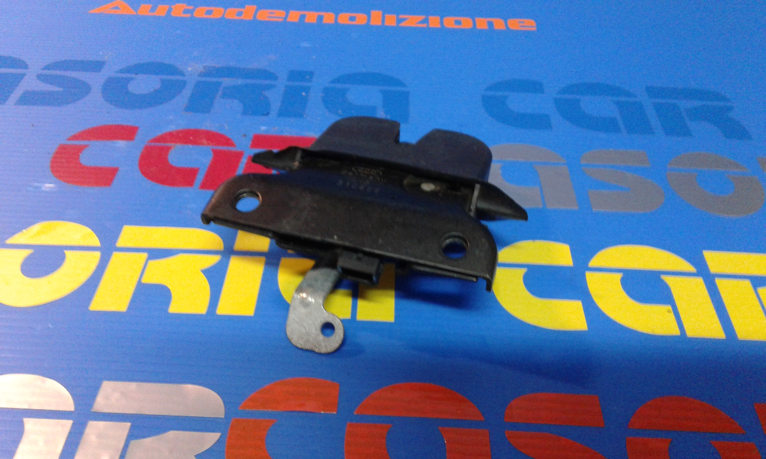 serratura cofano post. - Immagine 1 di 2