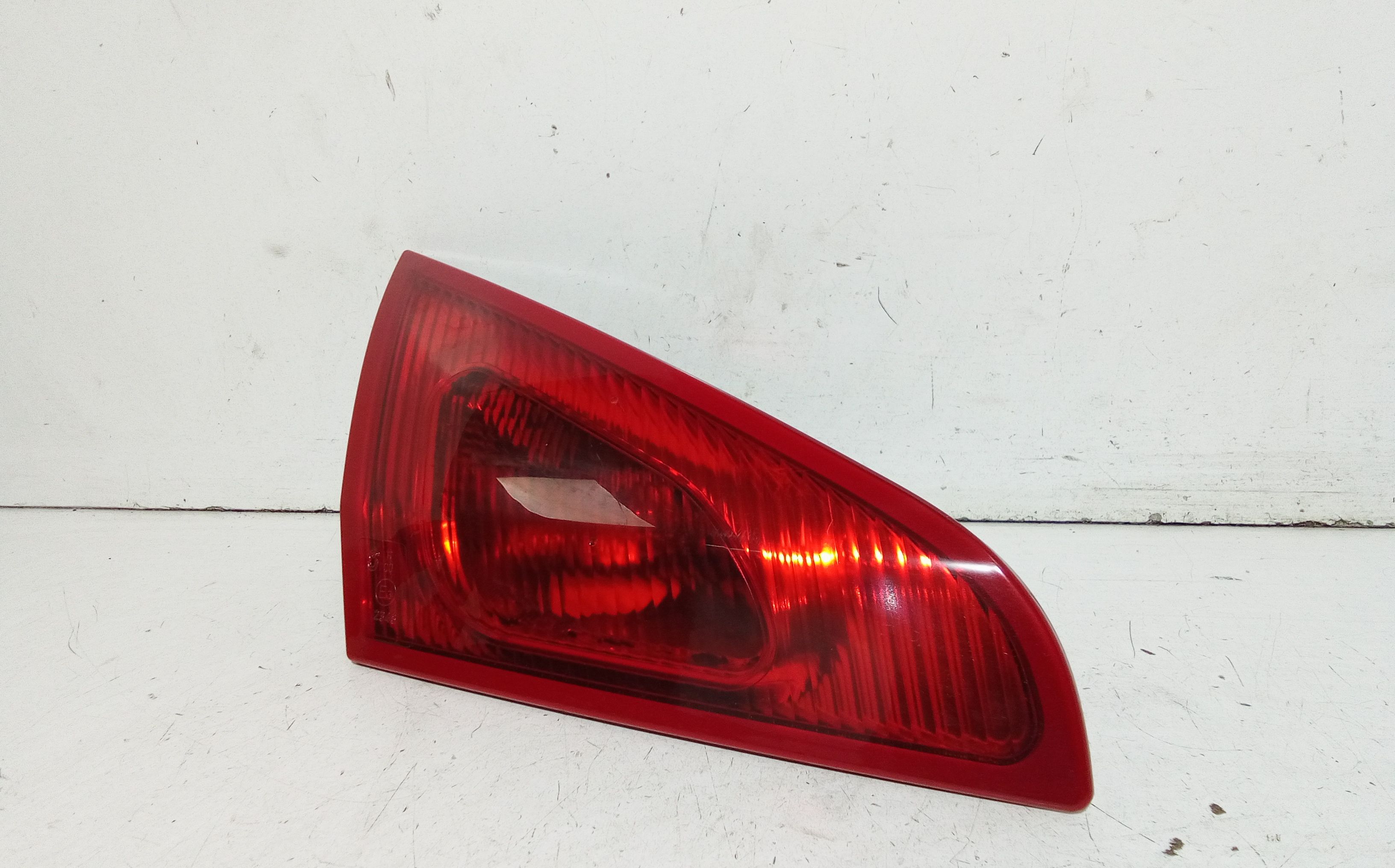 fanale stop supplementare sinistro - Immagine 1 di 6