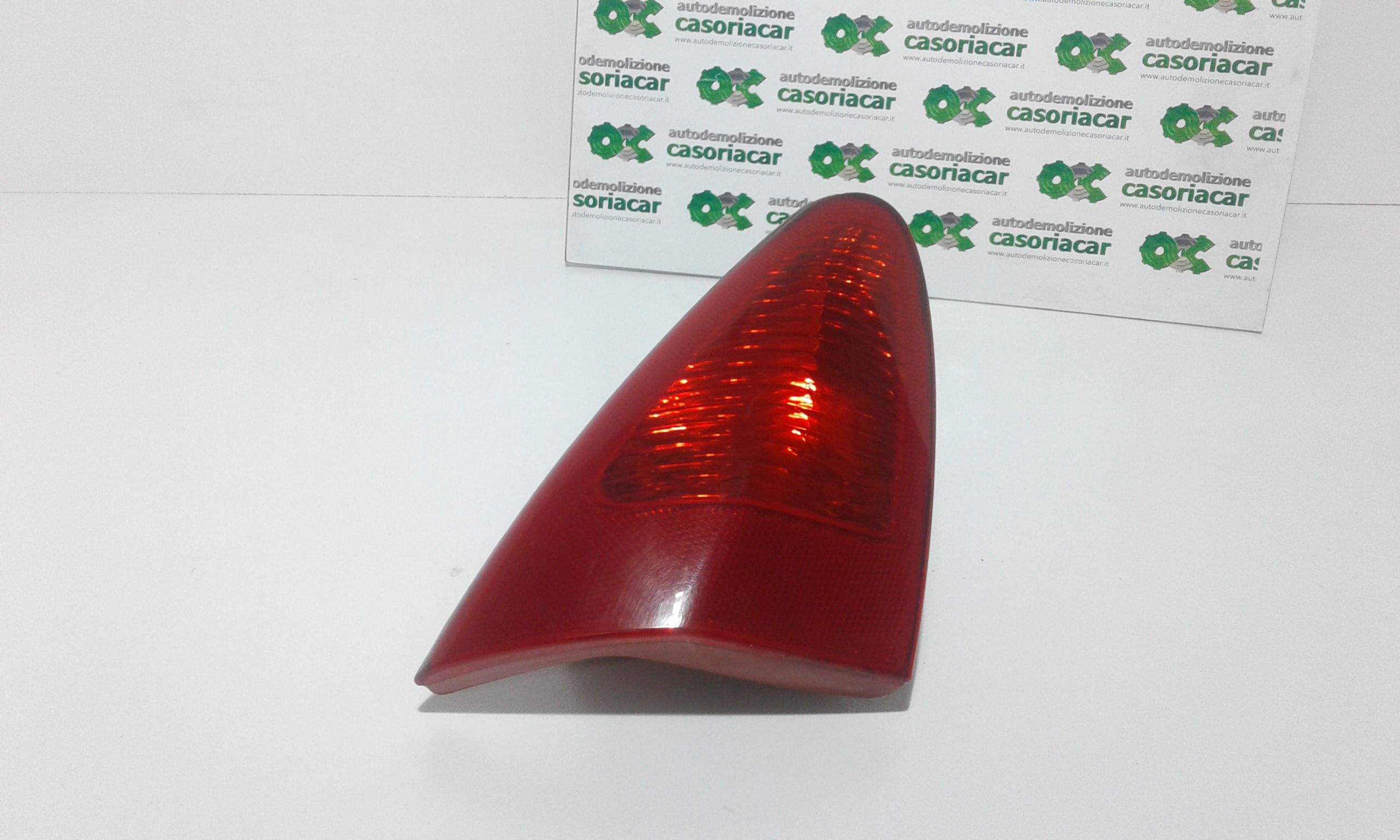 fanale stop supplementare sinistro - Immagine 1 di 3