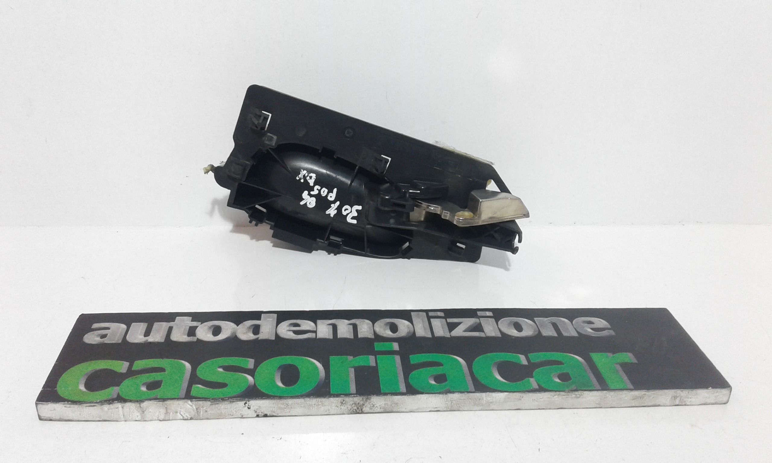 Maniglia int. apertura porta post. Destro - Immagine 1 di 3