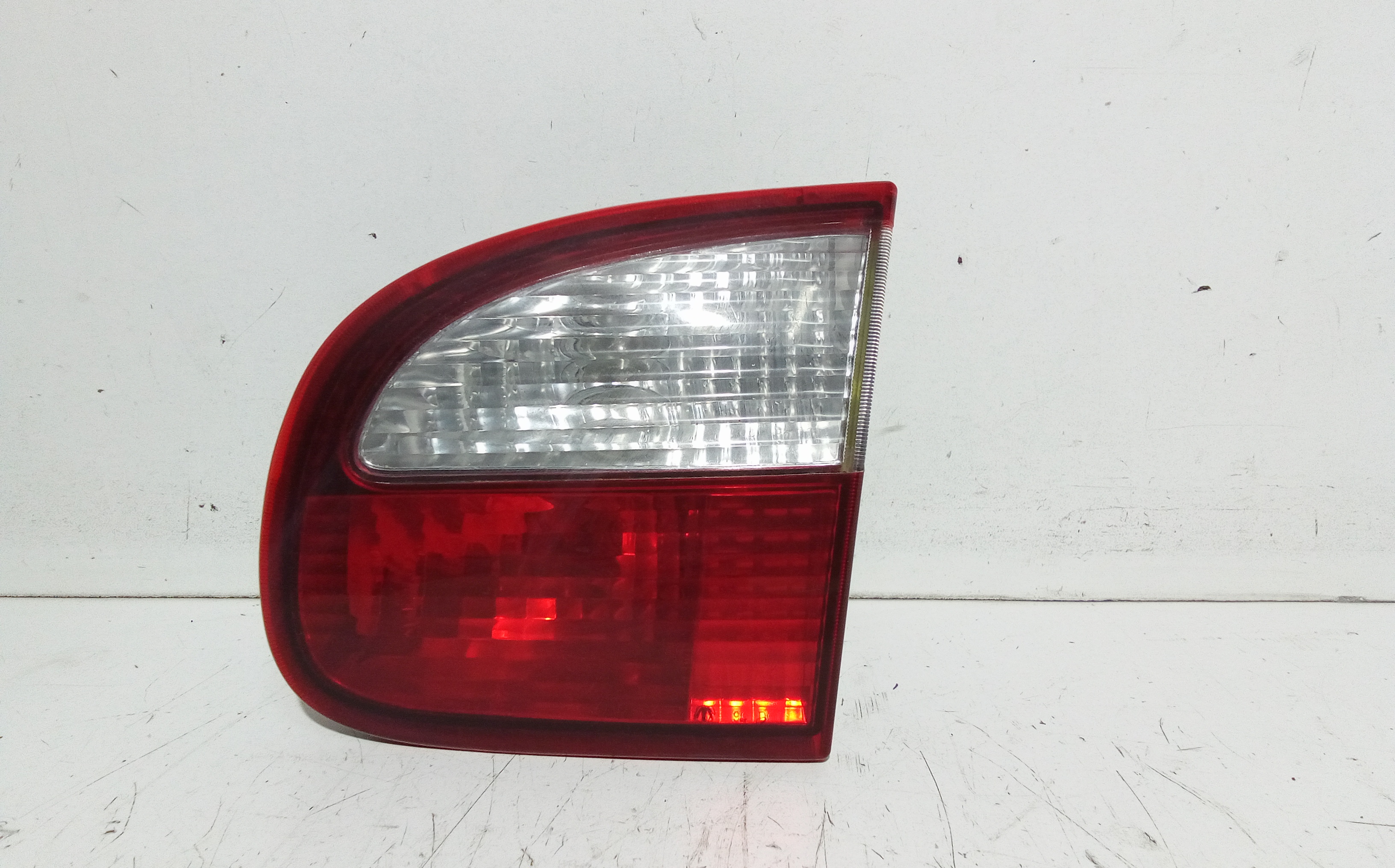 fanale stop supplementare destro - Immagine 1 di 5