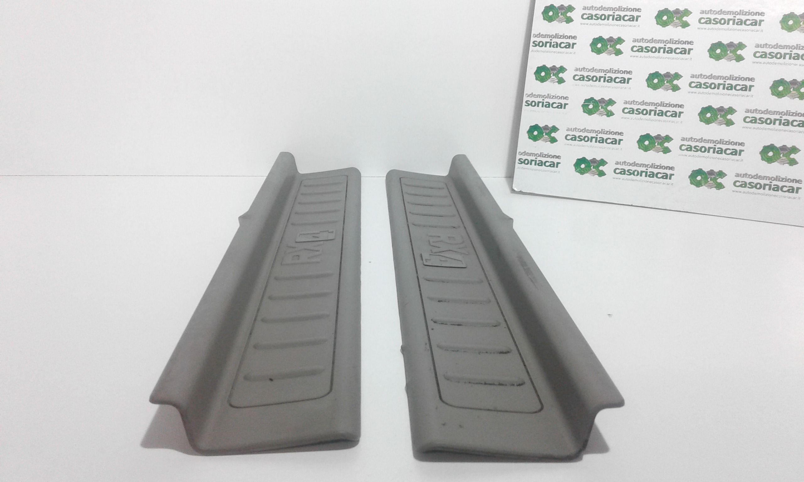 Rivestimento int. battitacco ant. Sx - Immagine 1 di 3