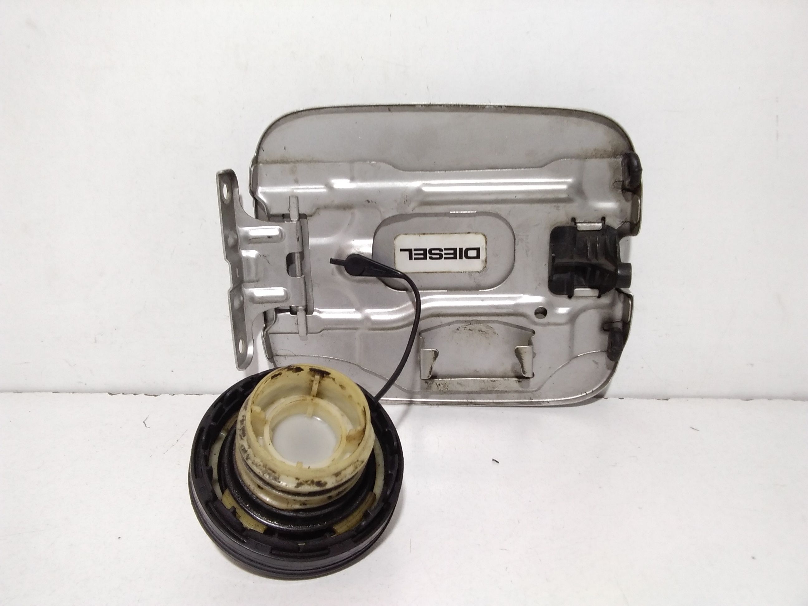 Sportello Carburante 6457086G00000 Usato