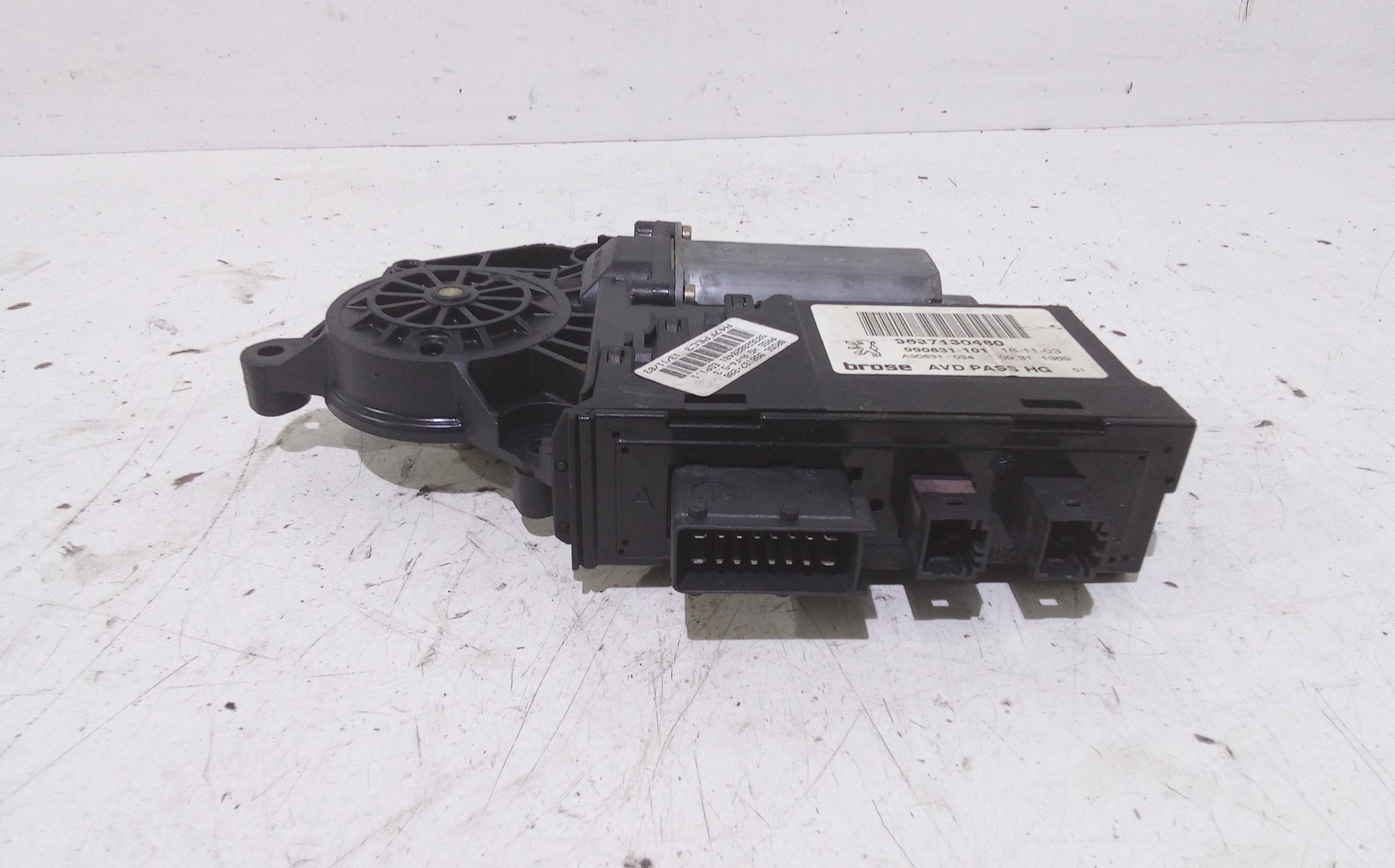 Motorino Alzacristallo Porta Ant. Destro 9222CF Usato