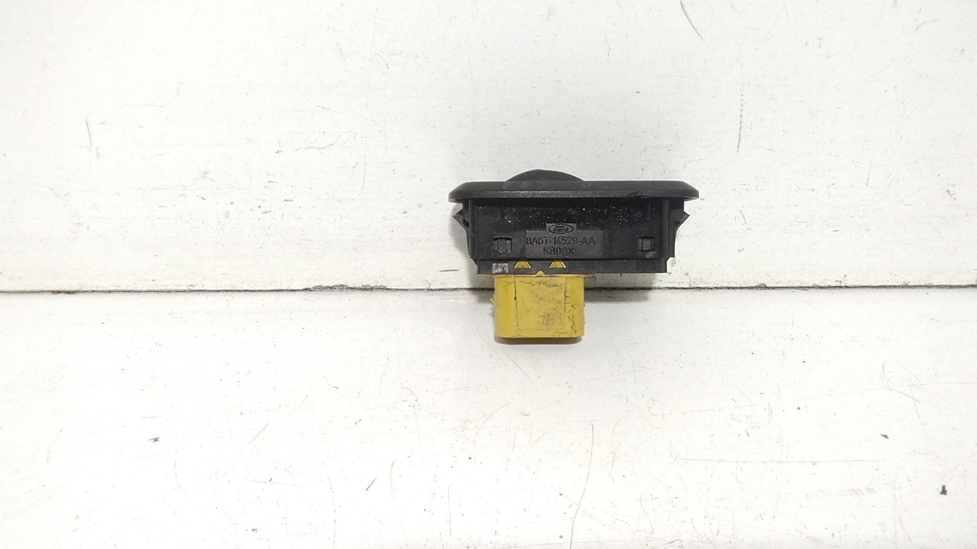 Interruttore alzacristalli porta post. Sinistro - Immagine 1 di 5