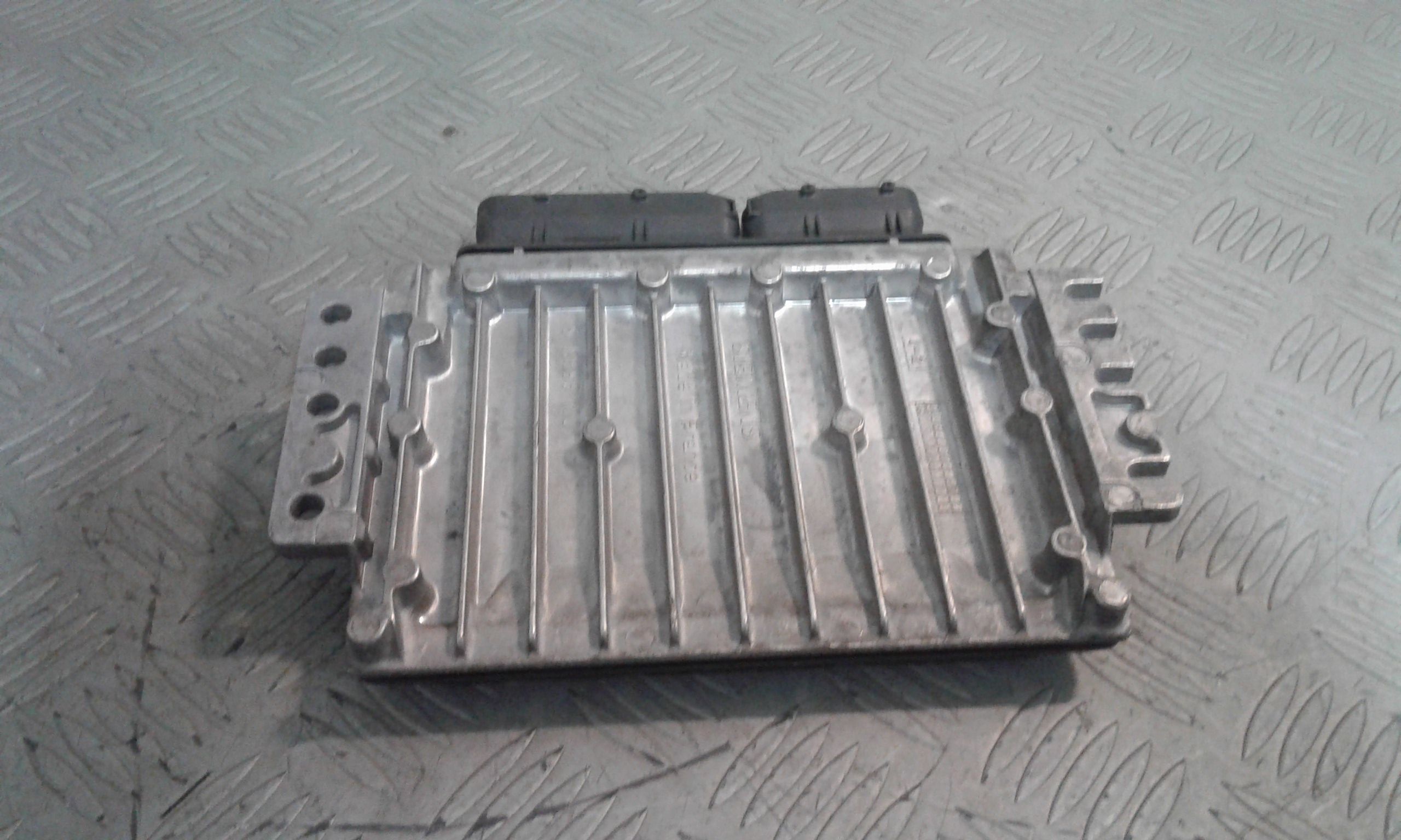 Centralina Iniezione (Siemens) 12147557395 S118012001 Usato
