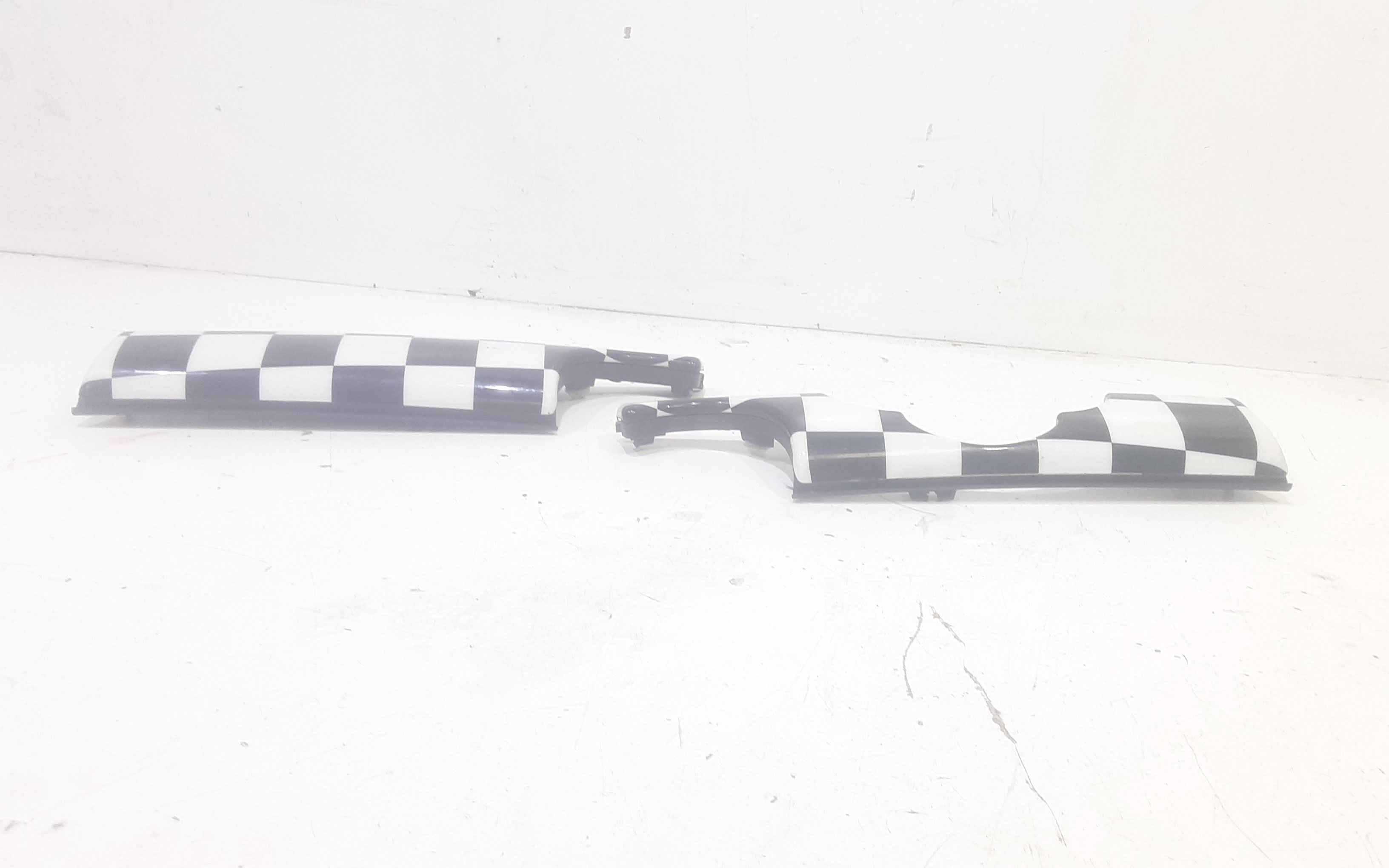 Rivestimento centr. Cruscotto, Mascherina portastrumenti centr. Cruscotto - Immagine 1 di 5