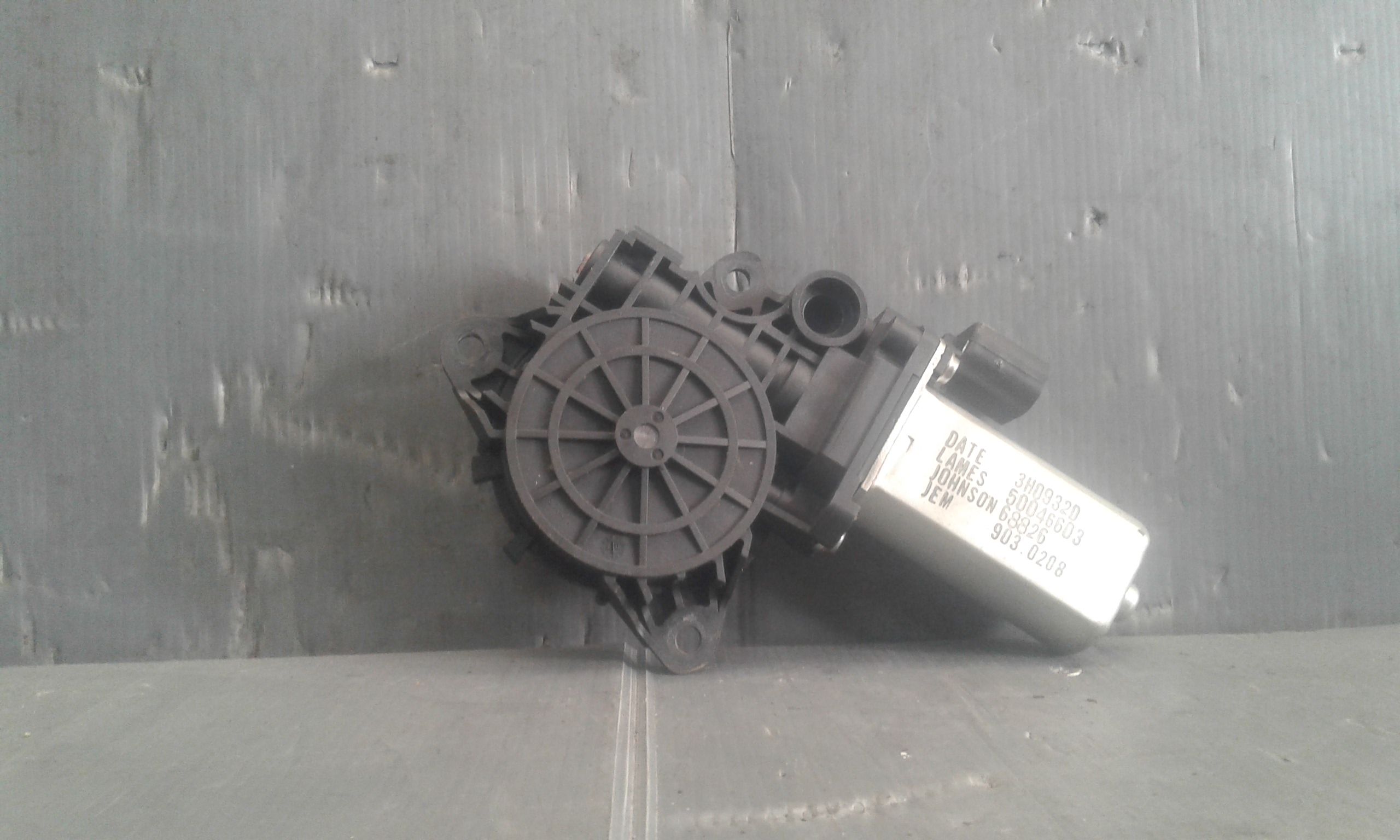Motorino alzacristallo porta ant. Sinistro - Immagine 1 di 3