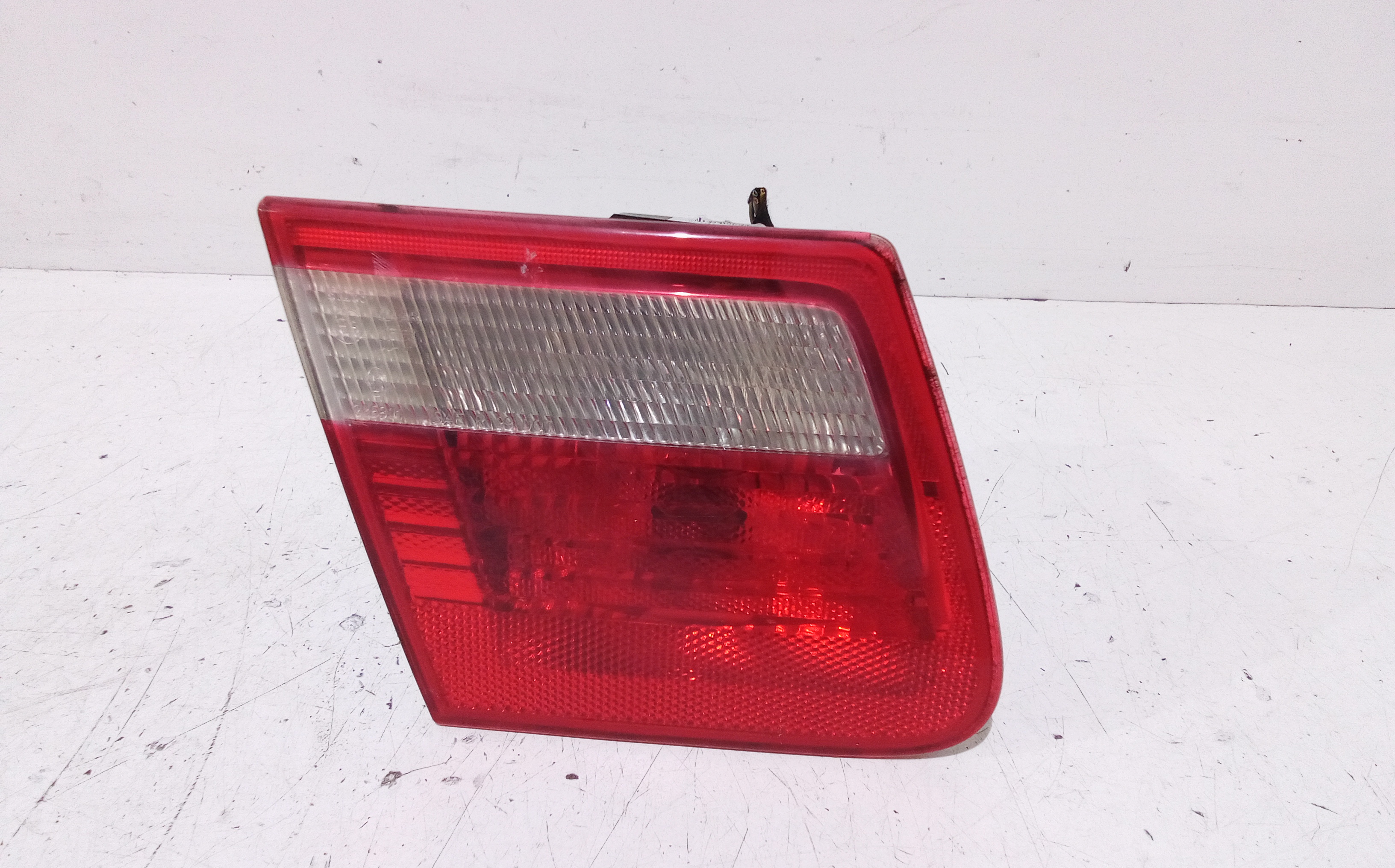 fanale stop supplementare sinistro - Immagine 1 di 4