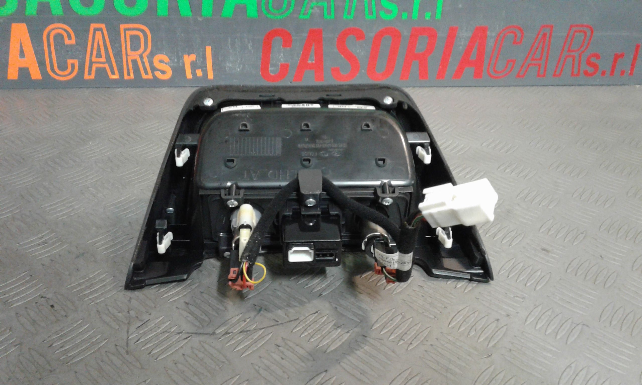 console porta USB / AUX - Immagine 1 di 3