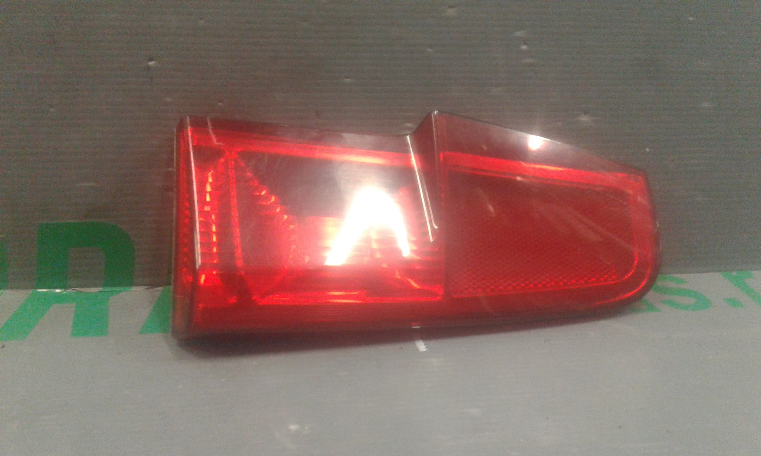 fanale stop supplementare destro - Immagine 1 di 3