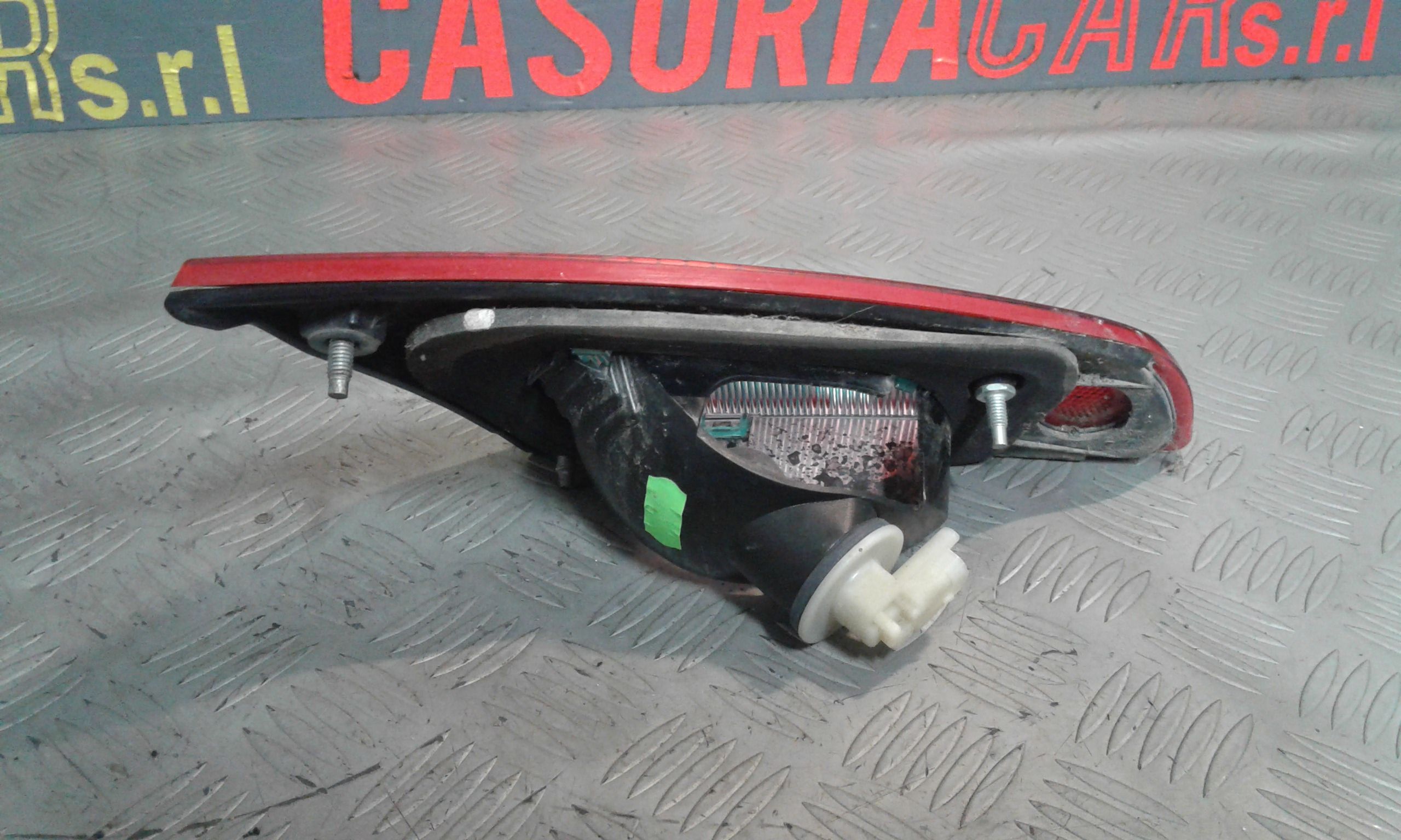 fanale stop supplementare sinistro - Immagine 1 di 3