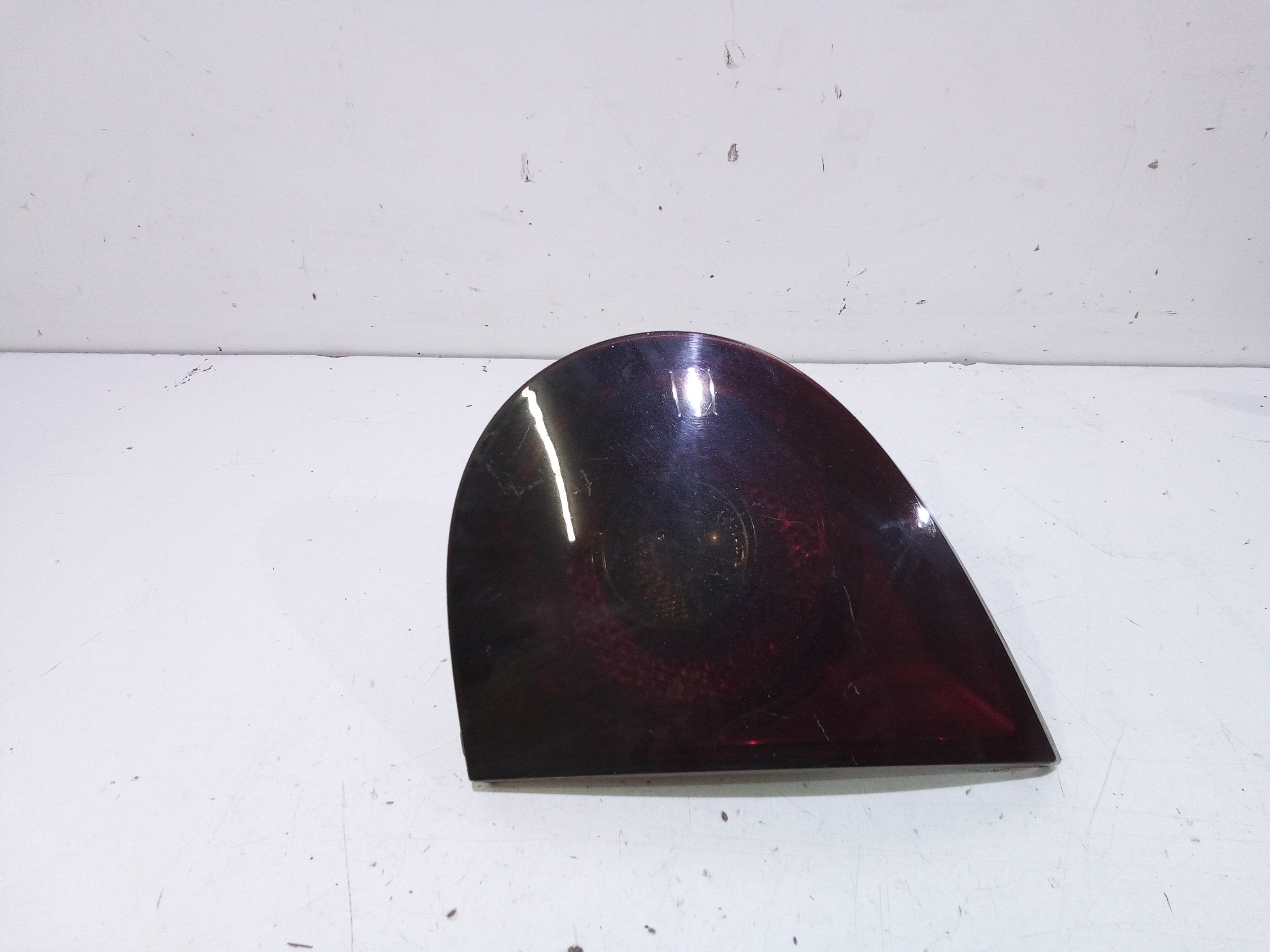 fanale stop supplementare destro - Immagine 1 di 4