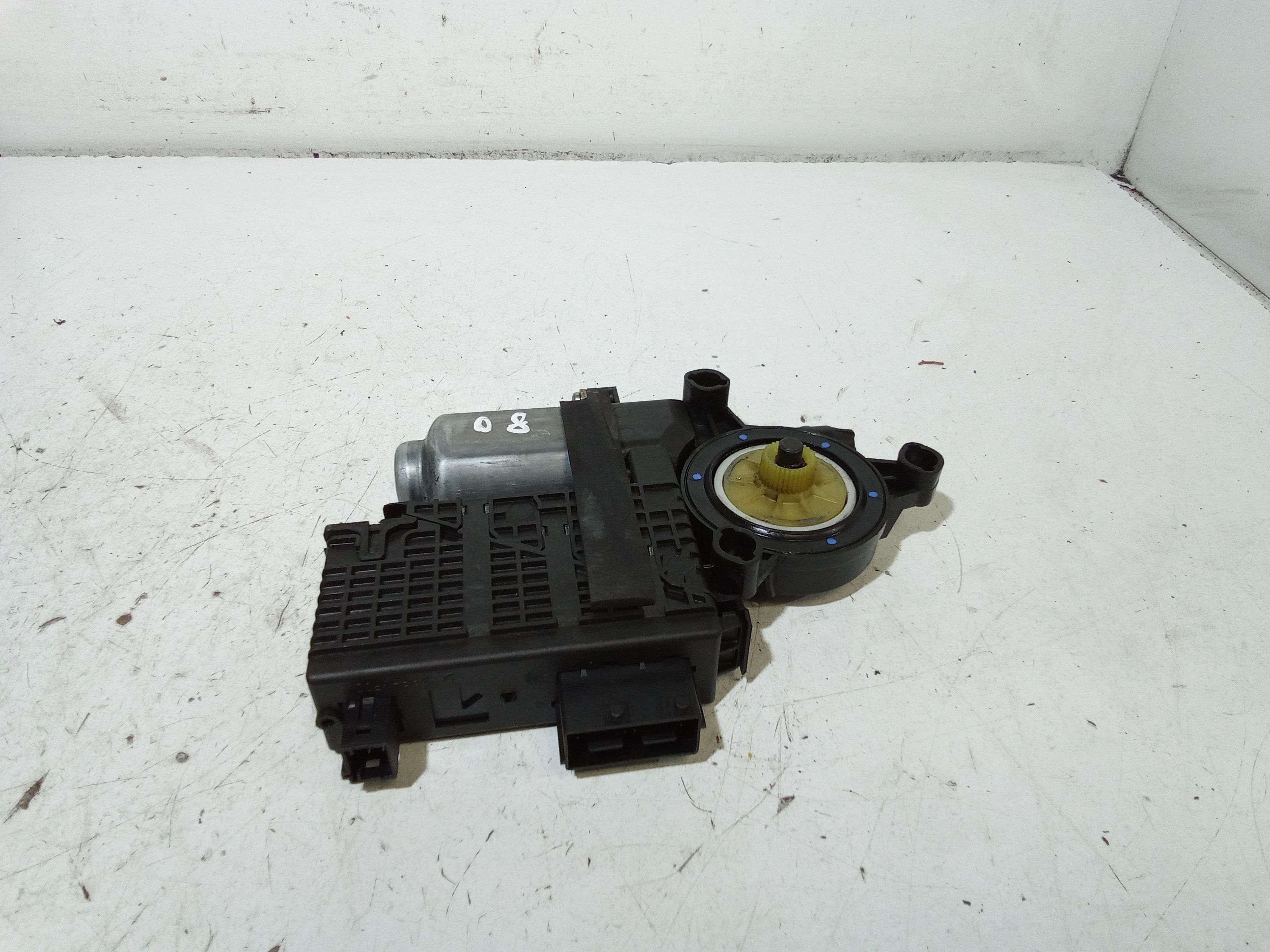 Motorino alzacristallo porta ant. Destro - Immagine 1 di 4