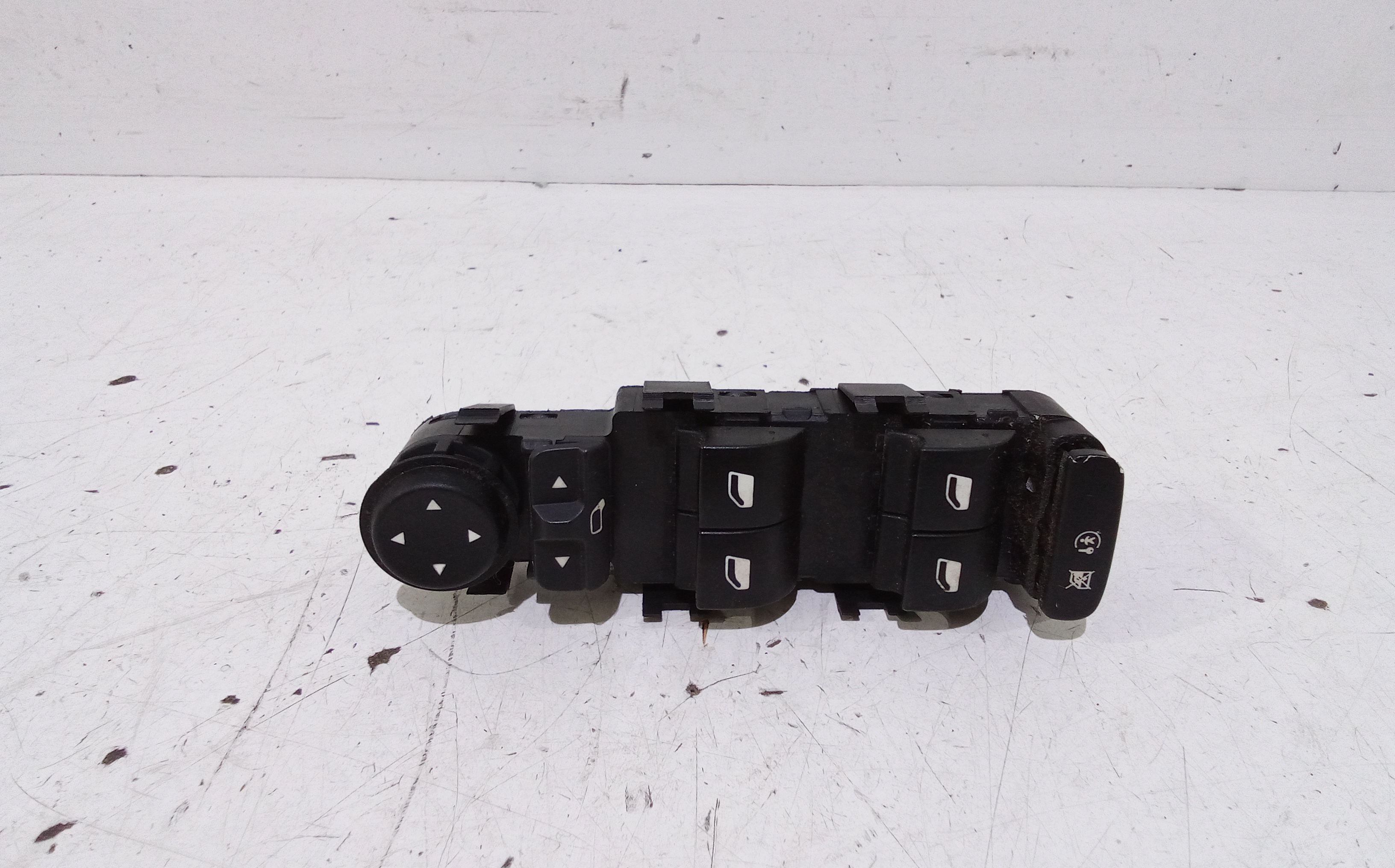 Interruttore alzacristalli porta ant. Sinistro - Immagine 1 di 4