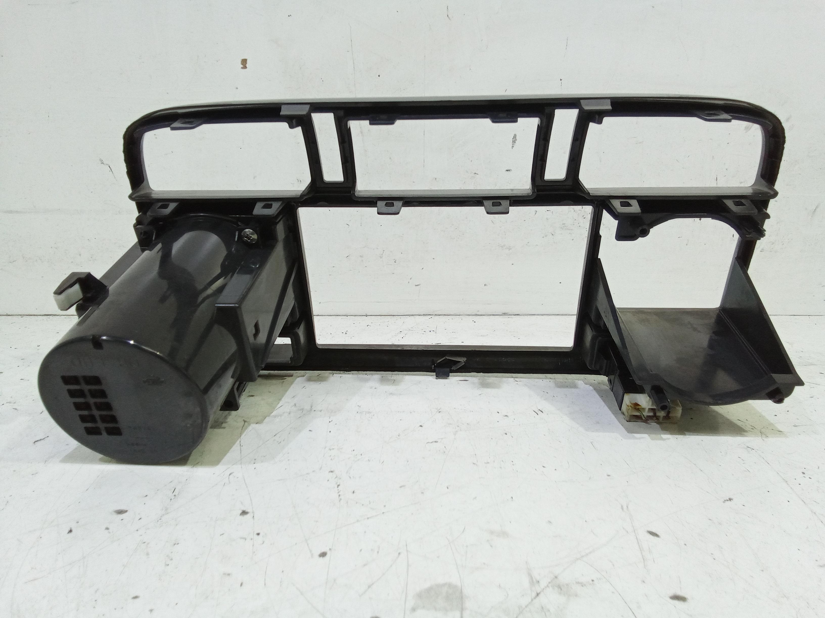 Rivestimento centr. Cruscotto, Mascherina portastrumenti centr. Cruscotto - Immagine 1 di 5