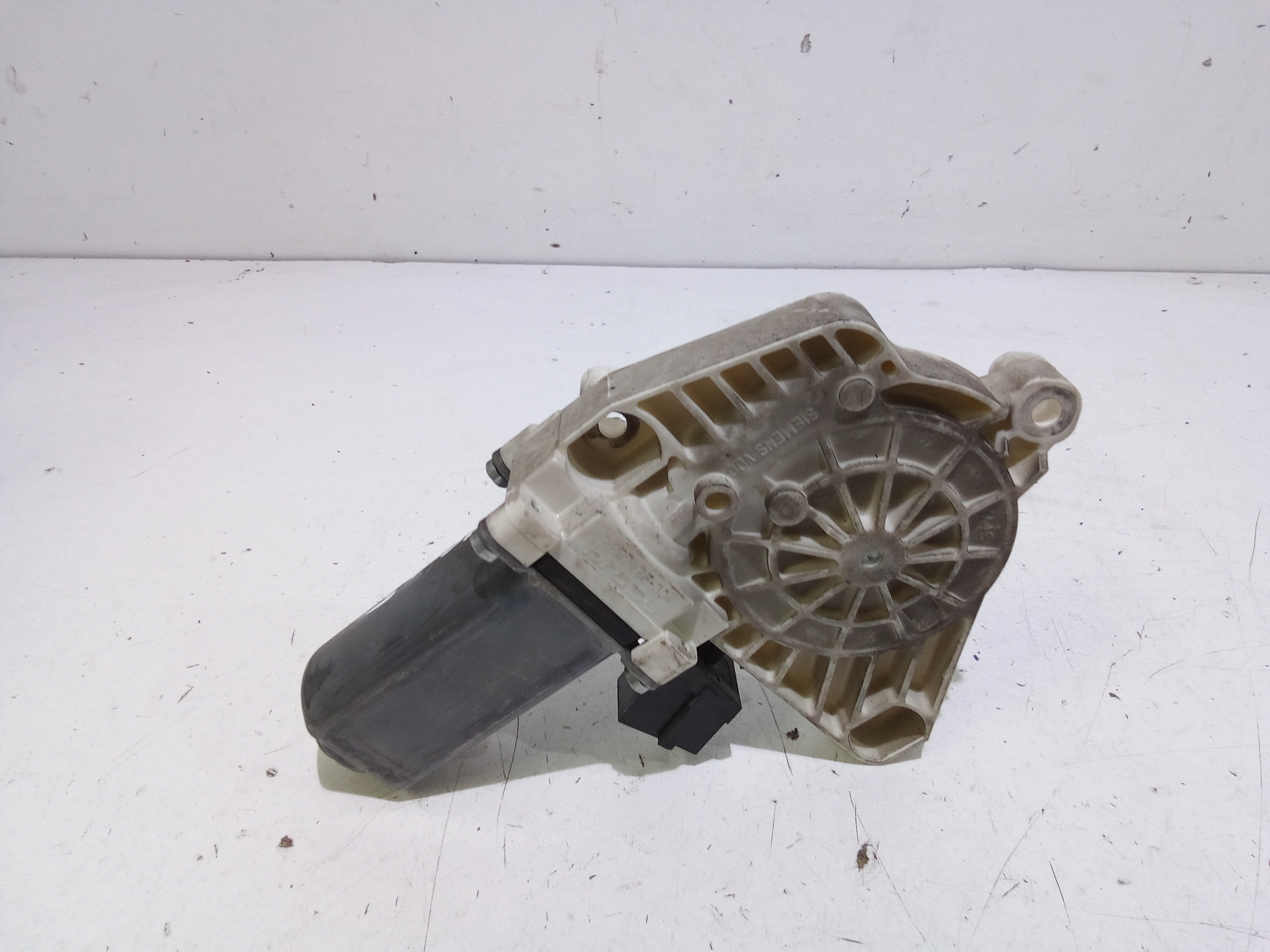 Motorino alzacristallo porta ant. Sinistro - Immagine 1 di 3