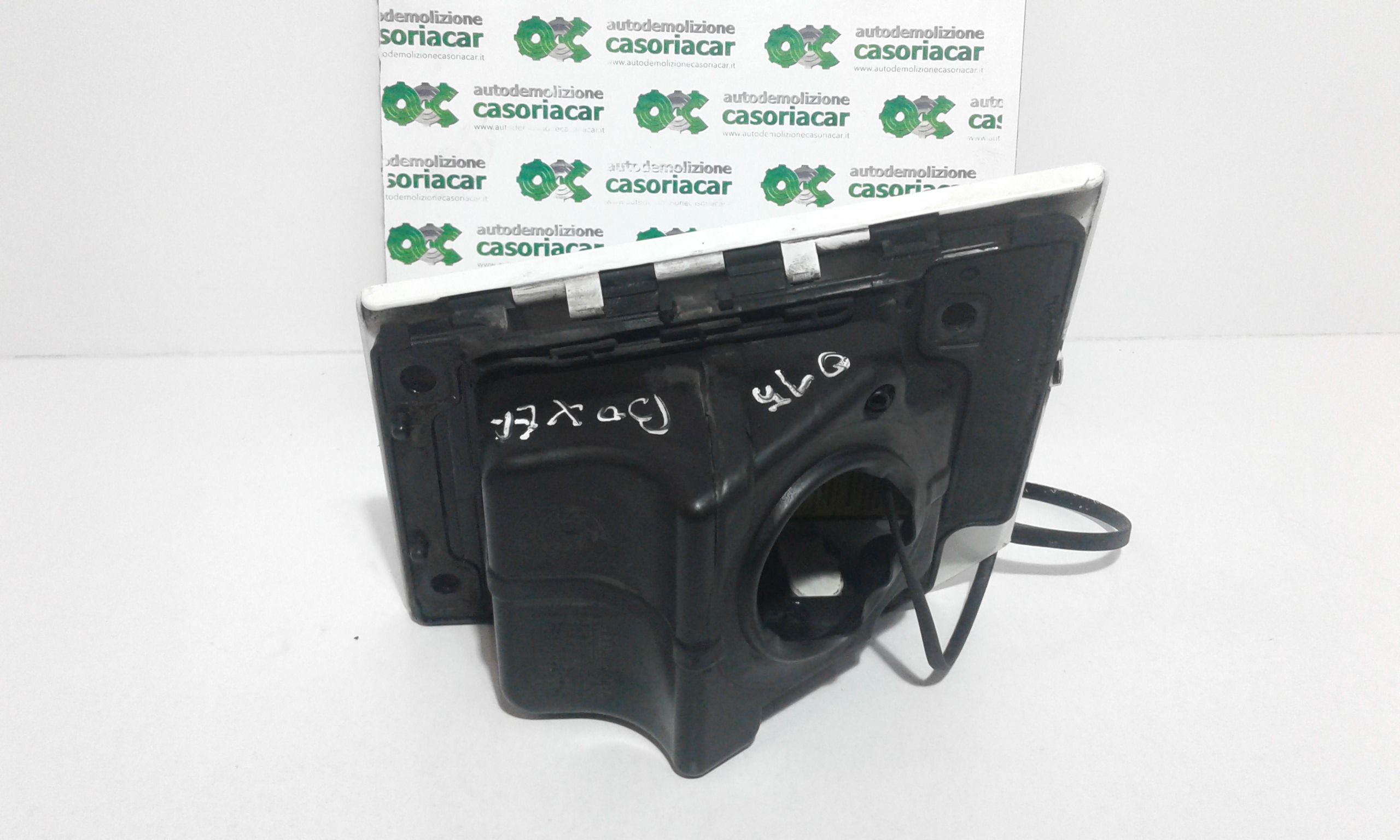 Sportello carburante - Immagine 1 di 3