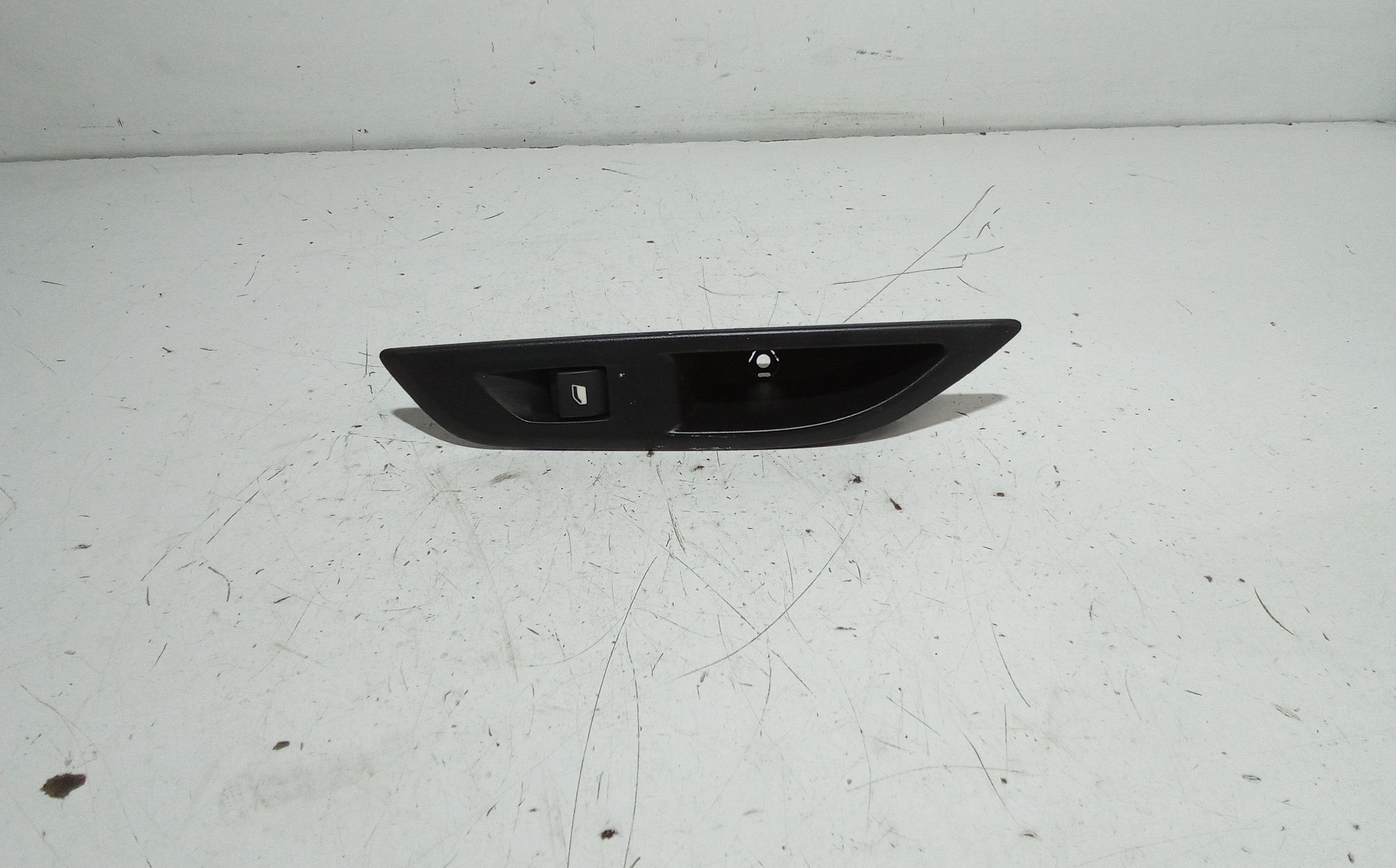 Interruttore Alzacristalli Porta Post. Destro 98016307ZD Usato