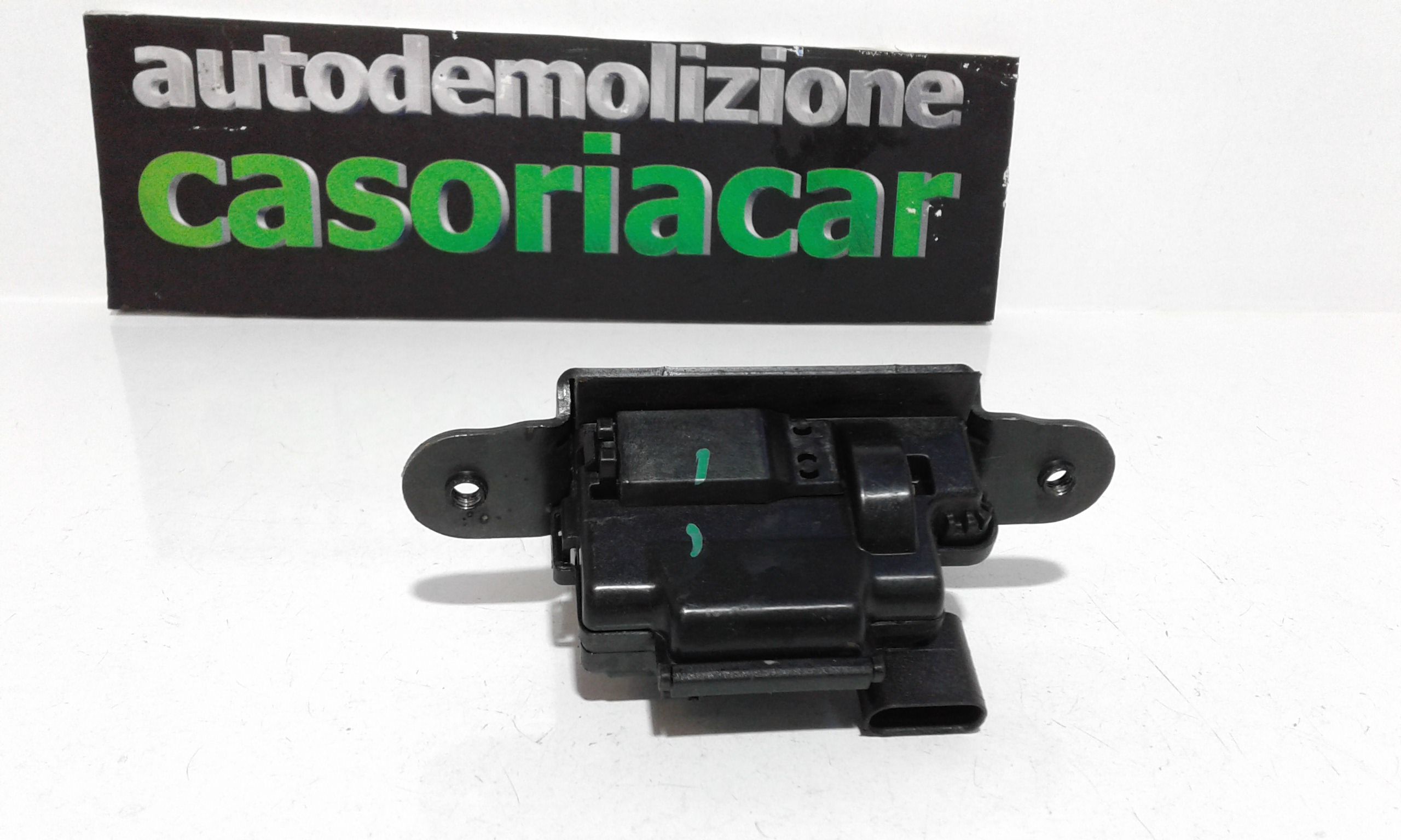 serratura cofano post. - Immagine 1 di 3