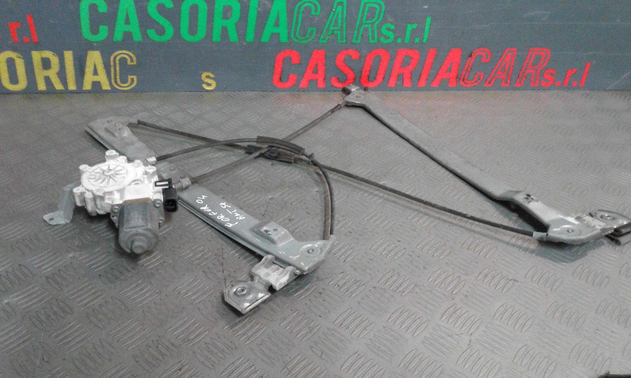 Alzacristallo porta ant. Sinistro - Immagine 1 di 3